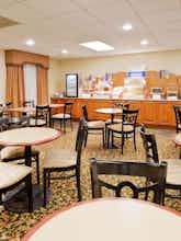 Hotel Holiday Inn Express Fairhope Point Clear photo 5