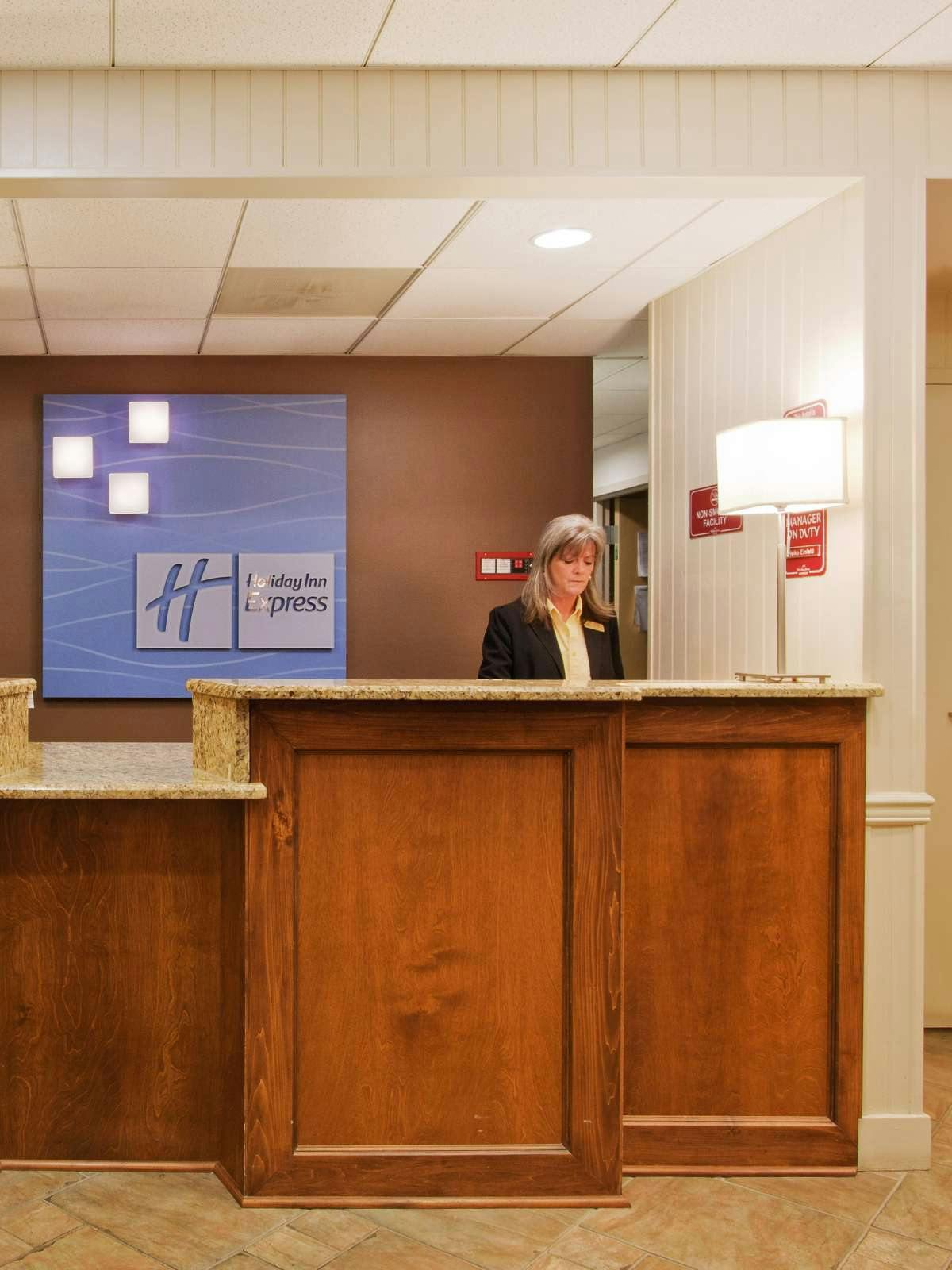 Hotel Holiday Inn Express Fairhope Point Clear photo 4