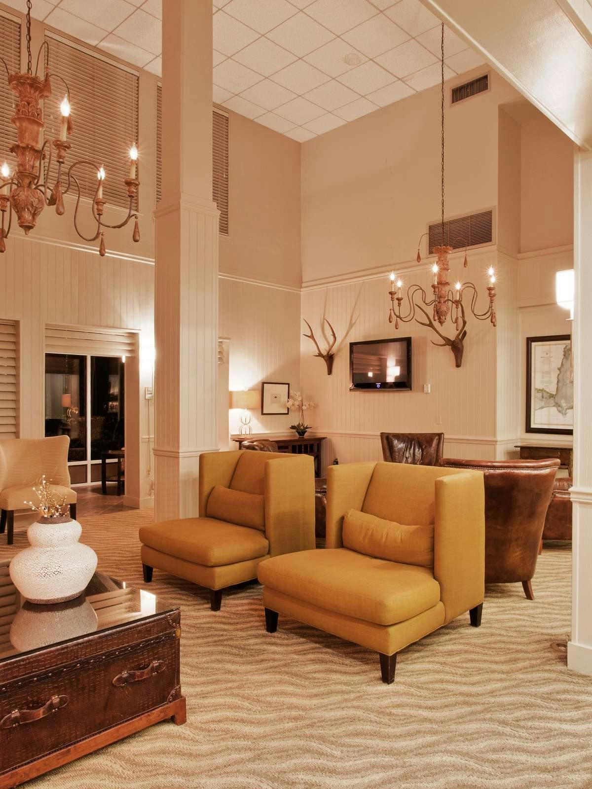 Hotel Holiday Inn Express Fairhope Point Clear photo 3