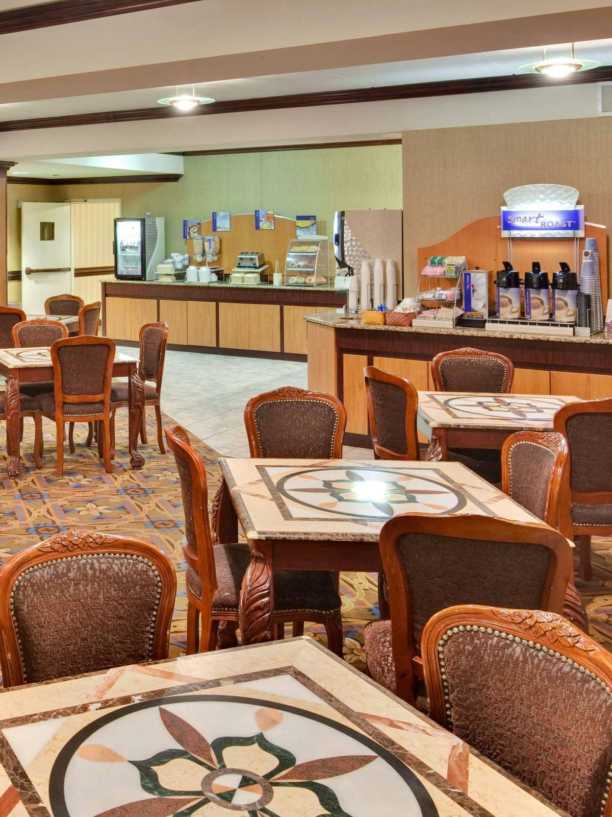 Hotel Holiday Inn Express Flint photo 5