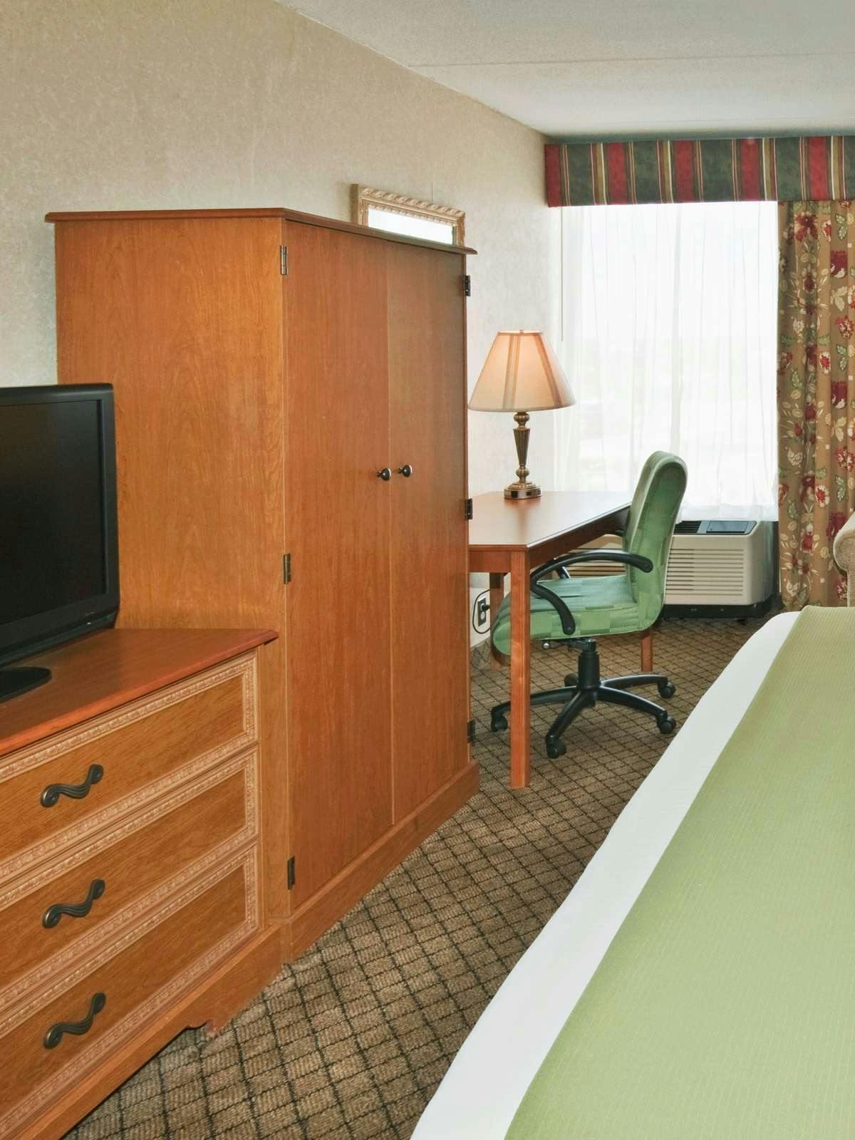 Hotel Holiday Inn Express Flint photo 2