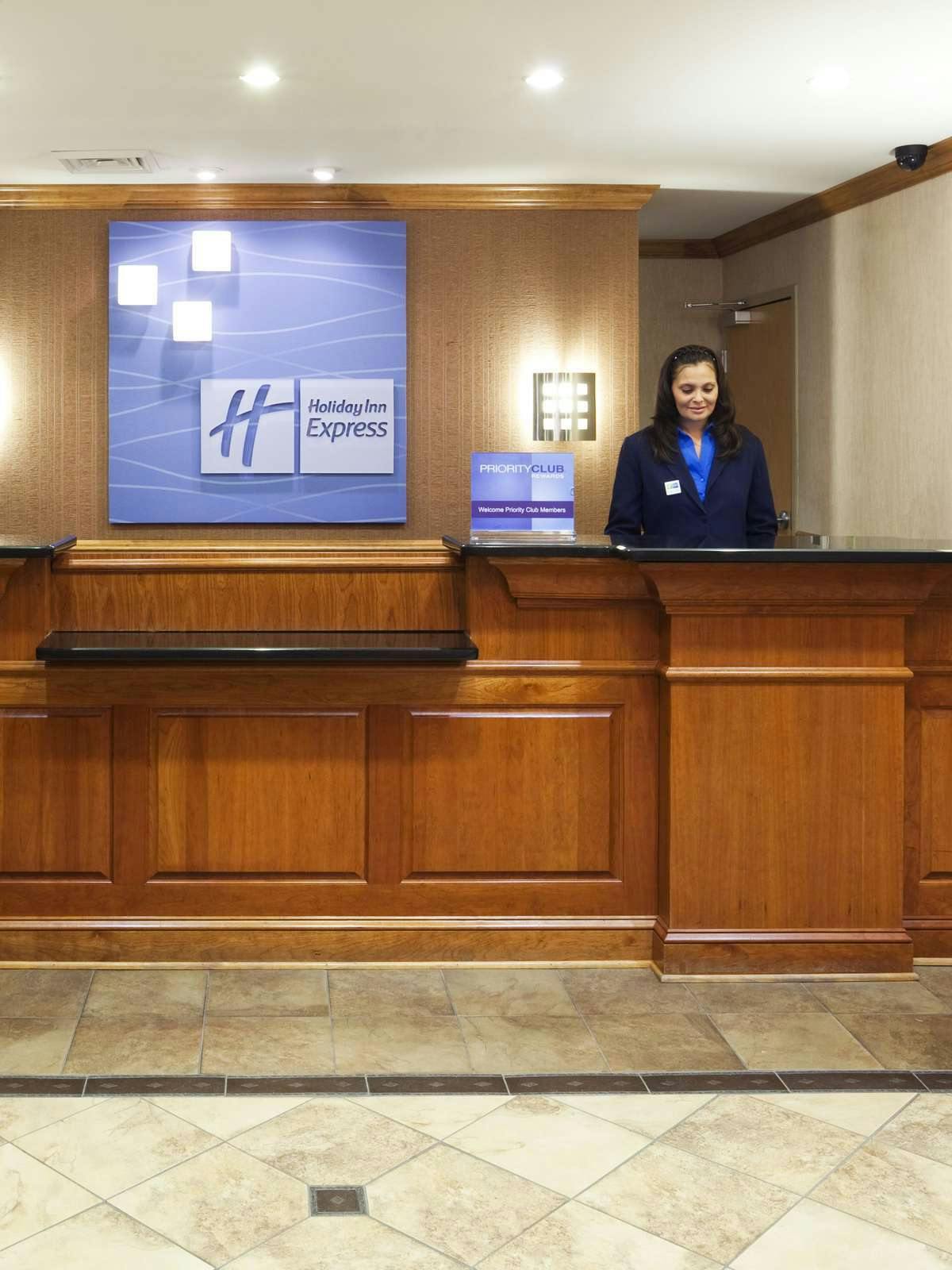 Hotel Holiday Inn Express Forest City photo 4