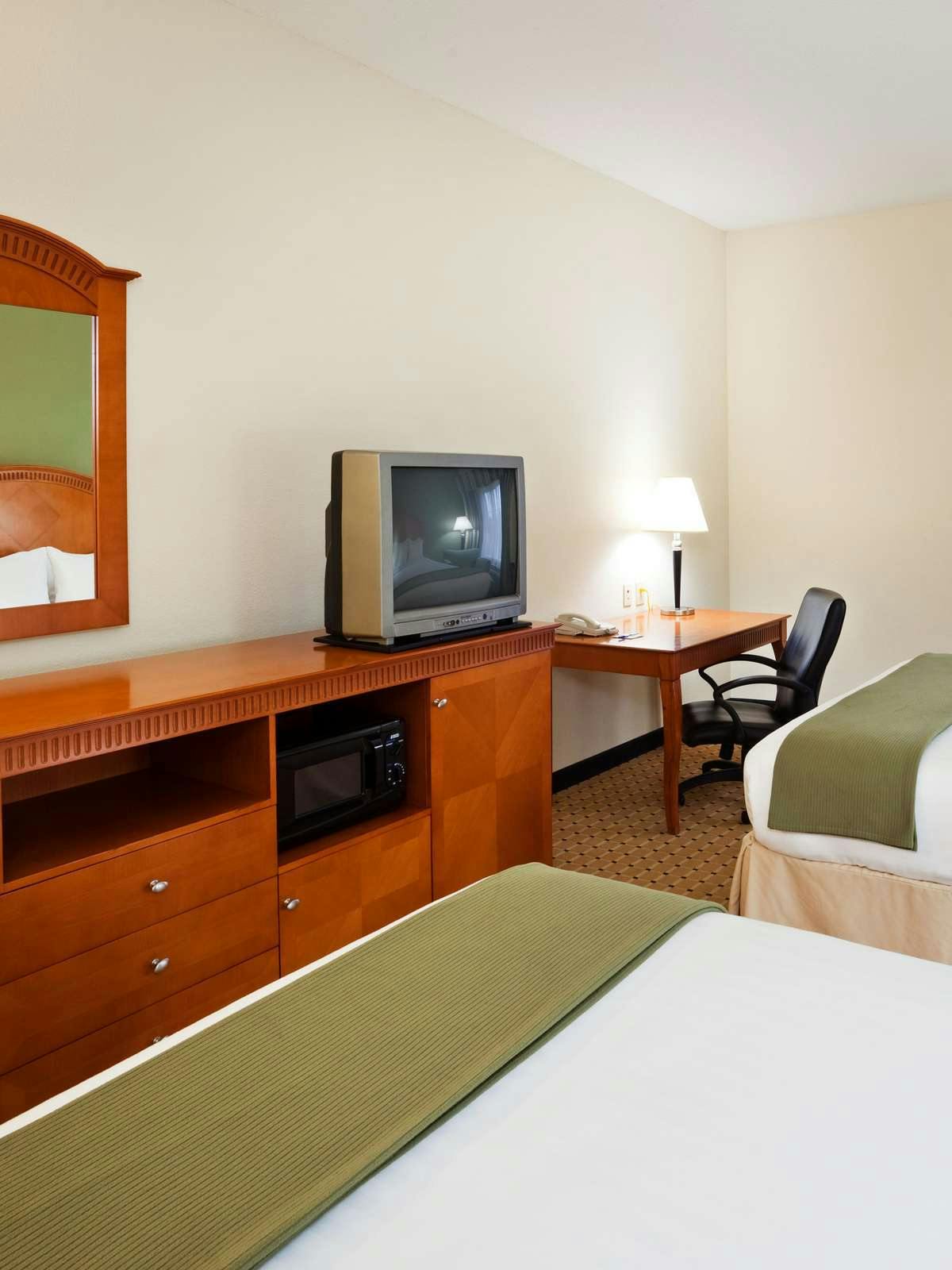 Hotel Holiday Inn Express Gastonia photo 2