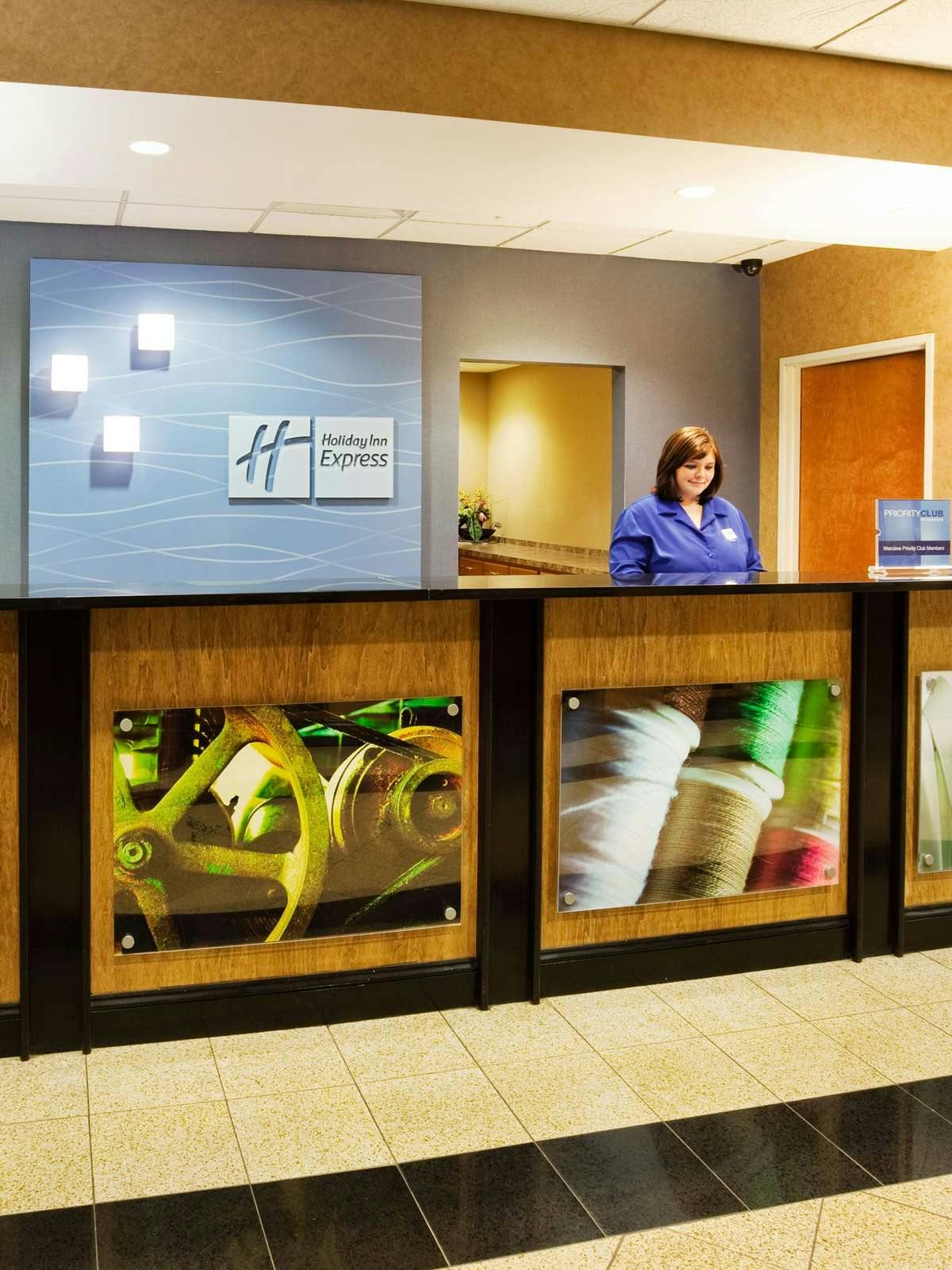 Hotel Holiday Inn Express Gastonia photo 3