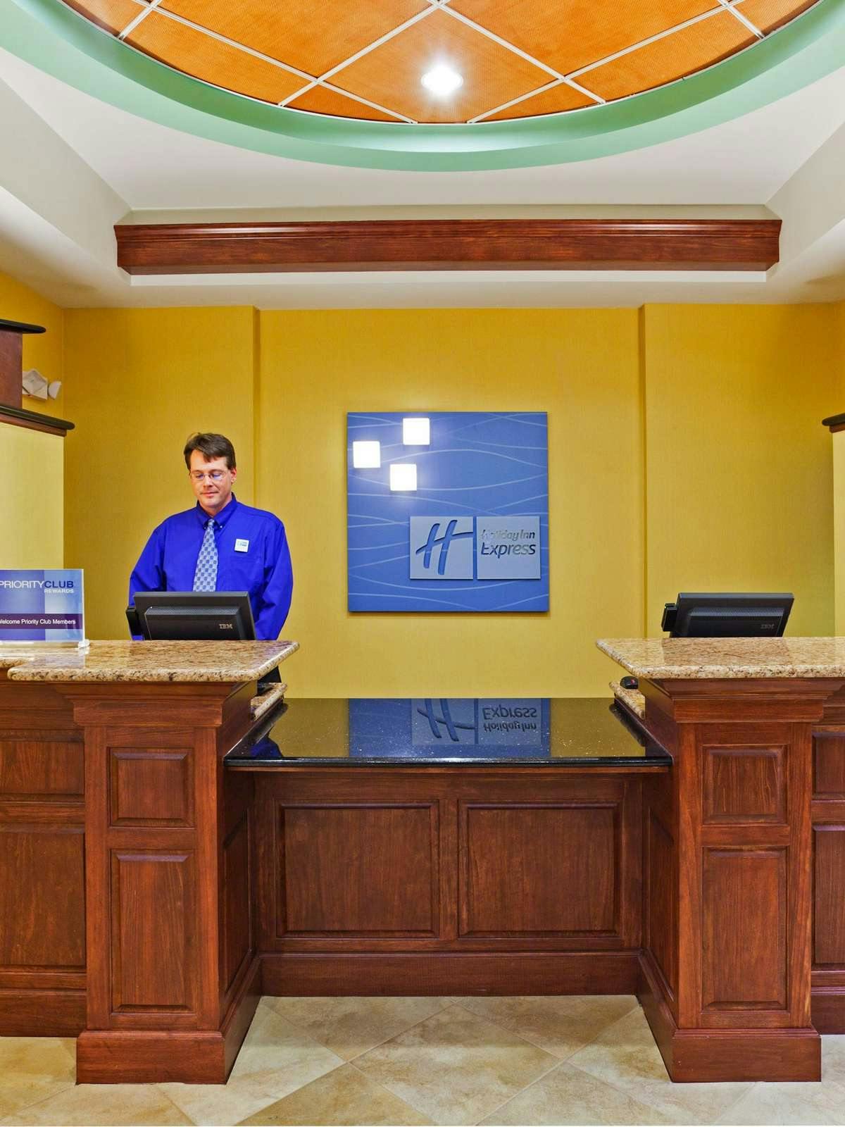 Hotel Holiday Inn Express Greensboro photo 4