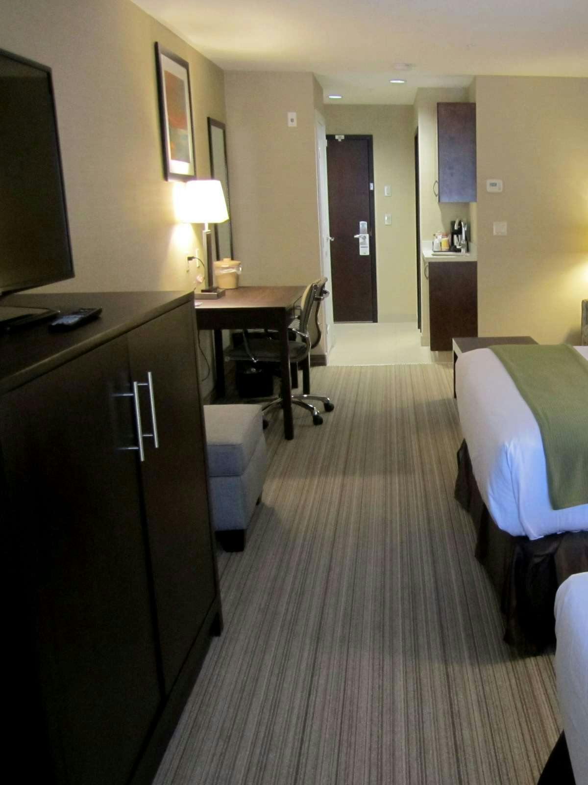 Hotel Holiday Inn Express Golden Kicking Horse photo 2