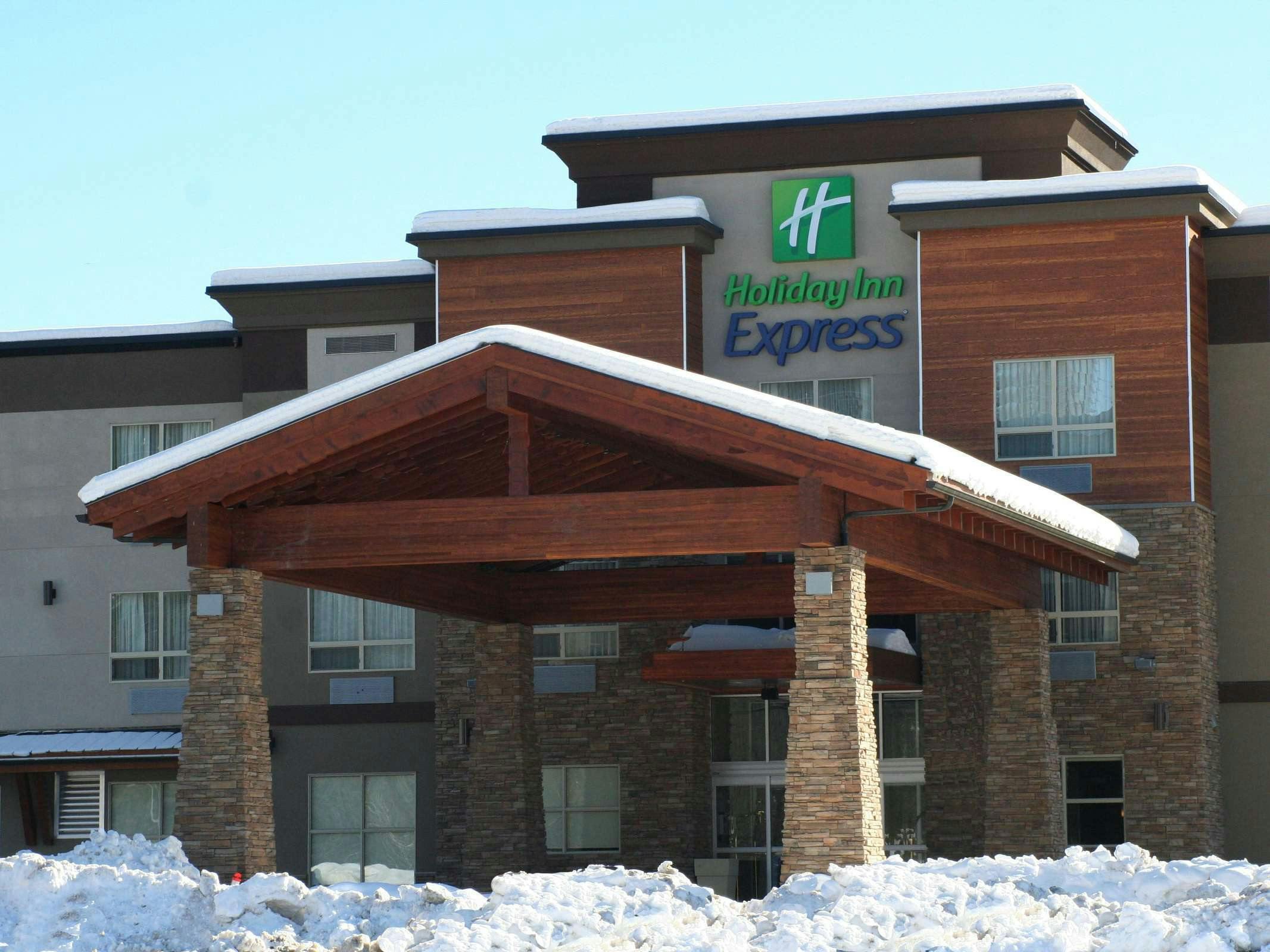Holiday Inn Express Golden Kicking Horse