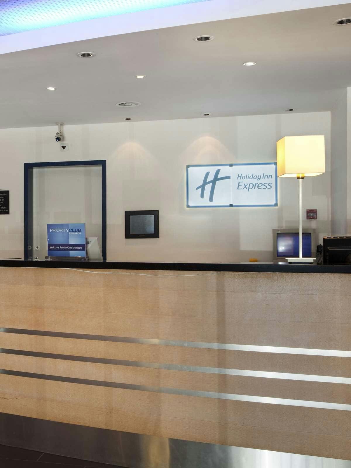 Hotel Holiday Inn Express Geneva Airport photo 5