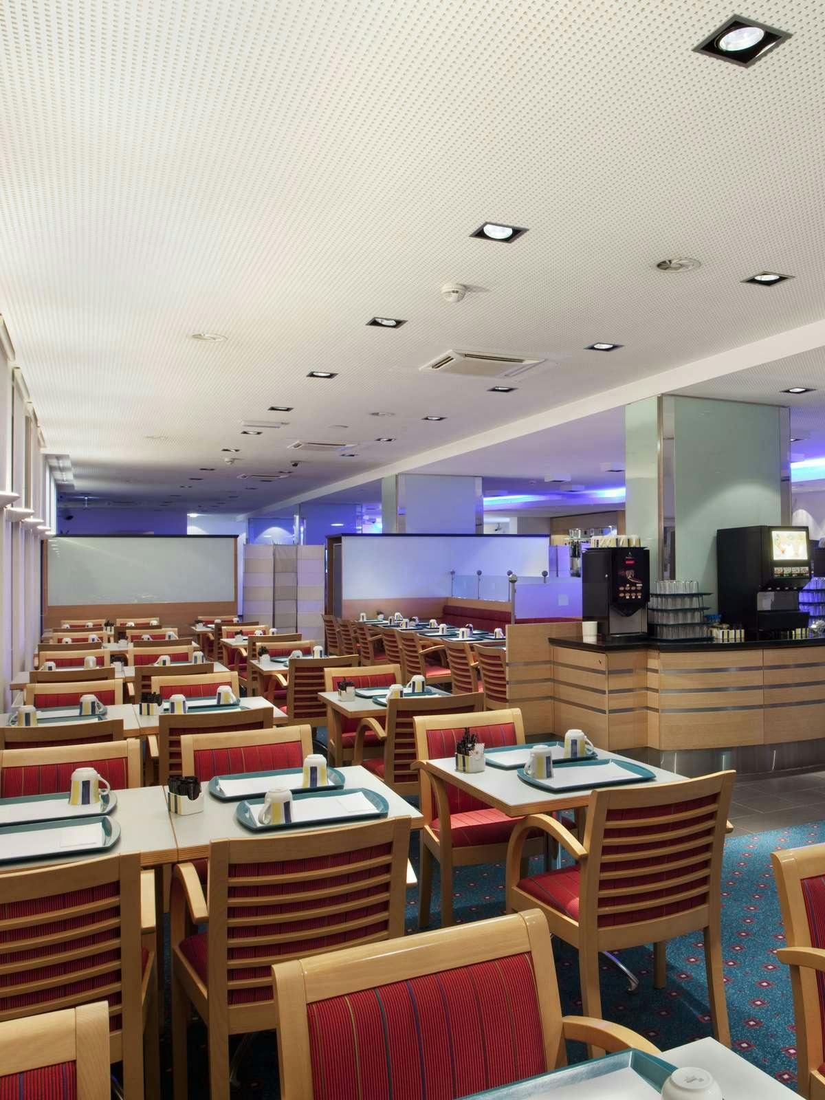 Hotel Holiday Inn Express Geneva Airport photo 4