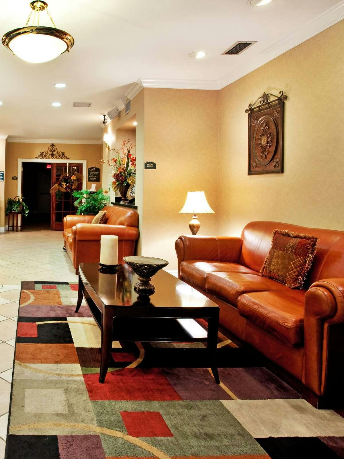 Hotel Holiday Inn Express Harvey photo 3