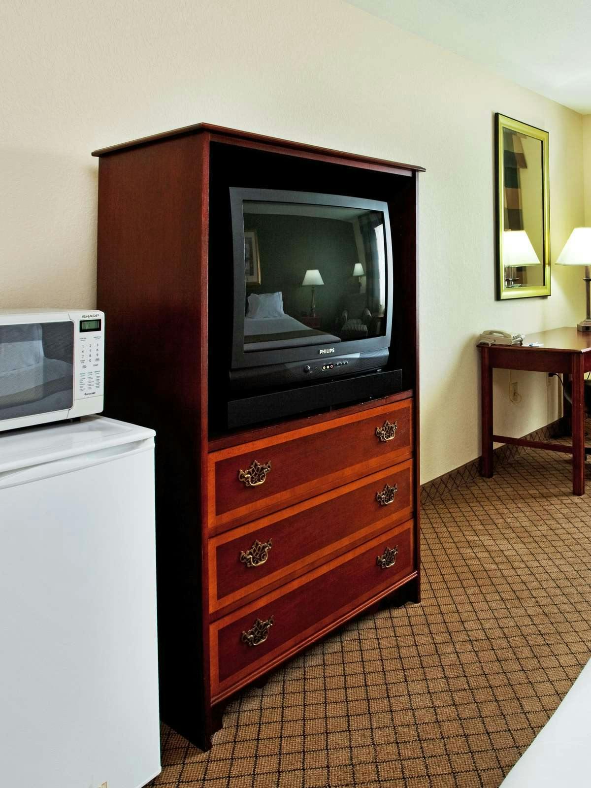 Hotel Holiday Inn Express Harvey photo 2