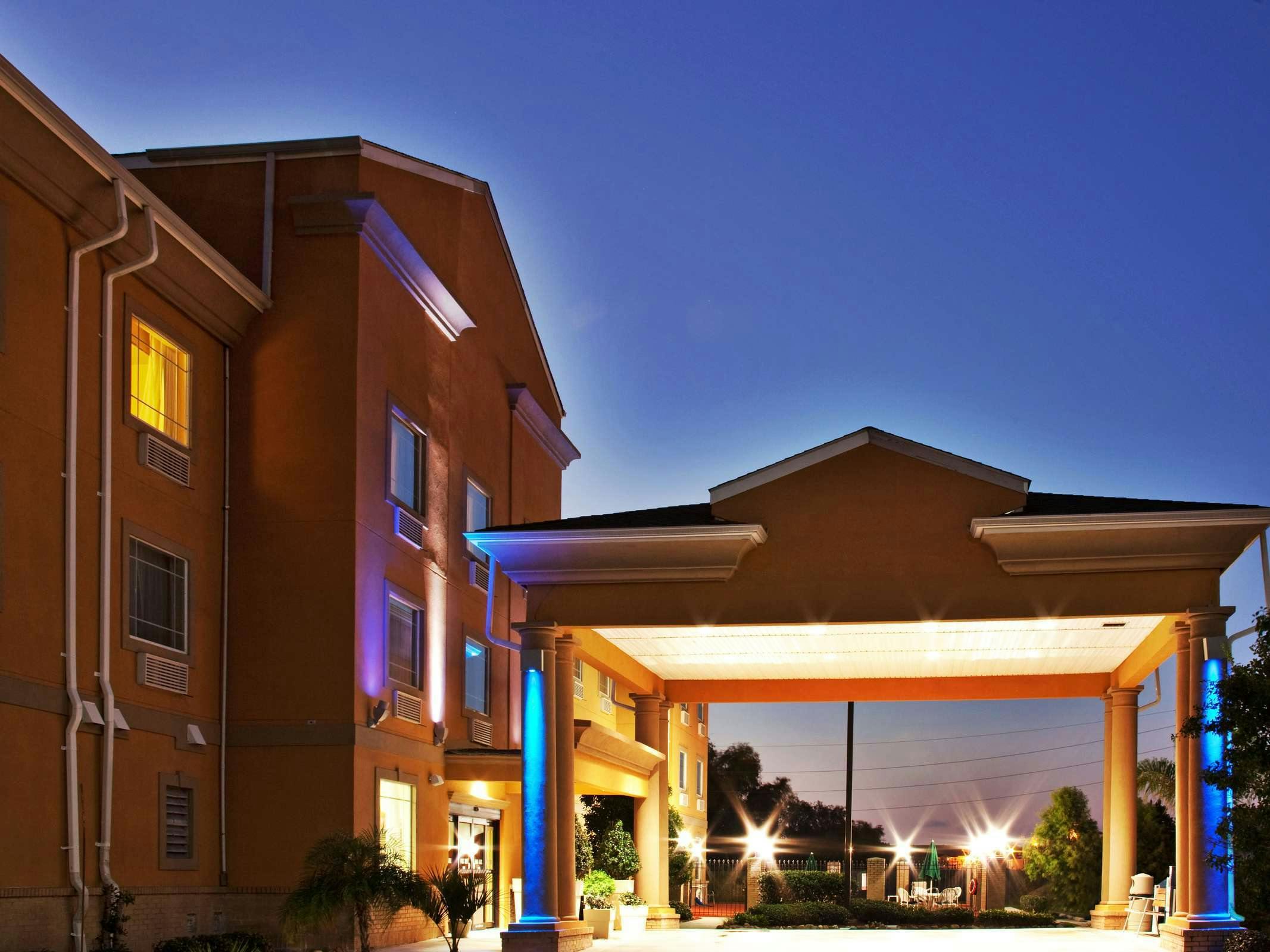 Holiday Inn Express Harvey