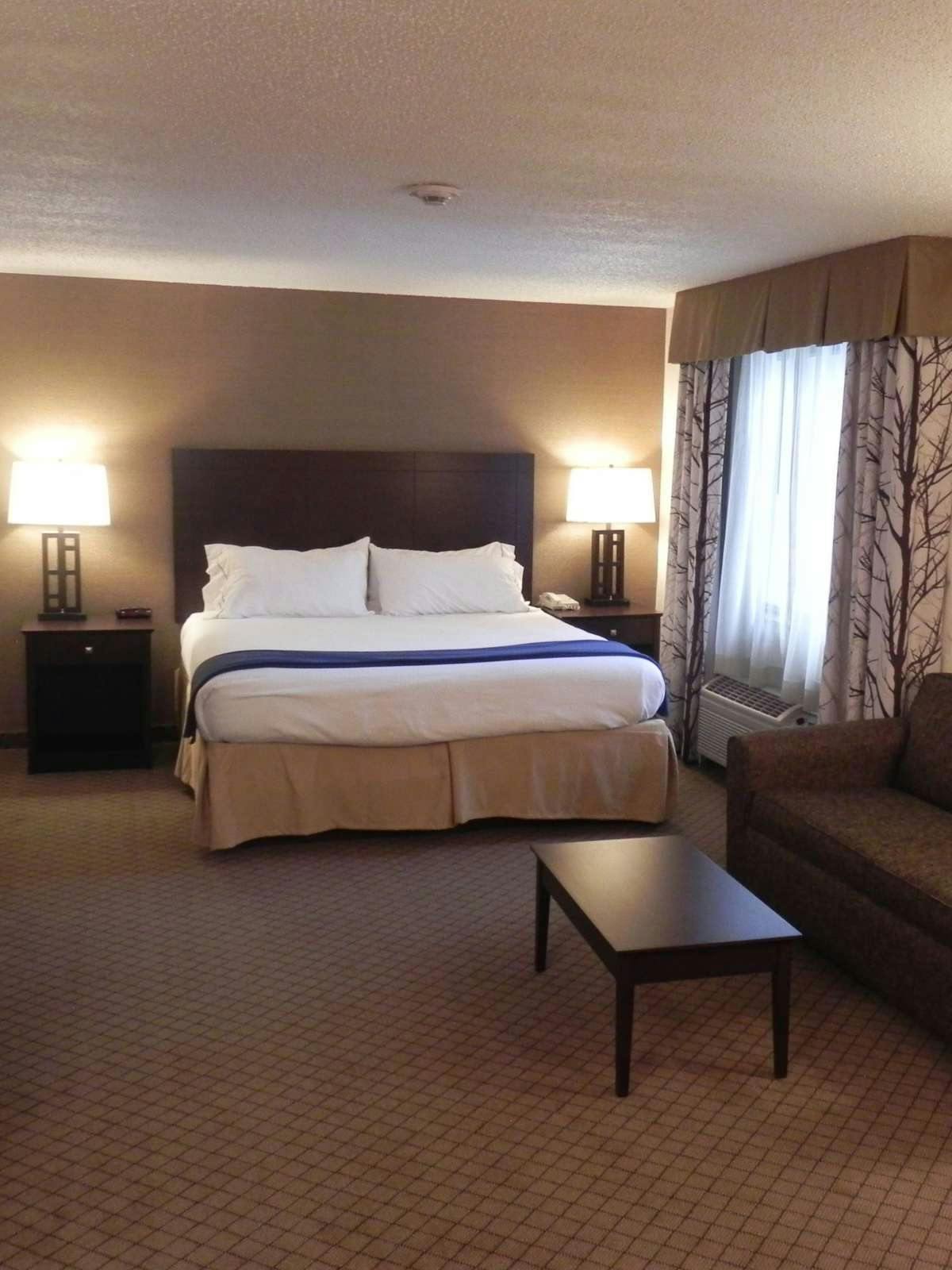 Hotel Holiday Inn Express Grove City photo 1