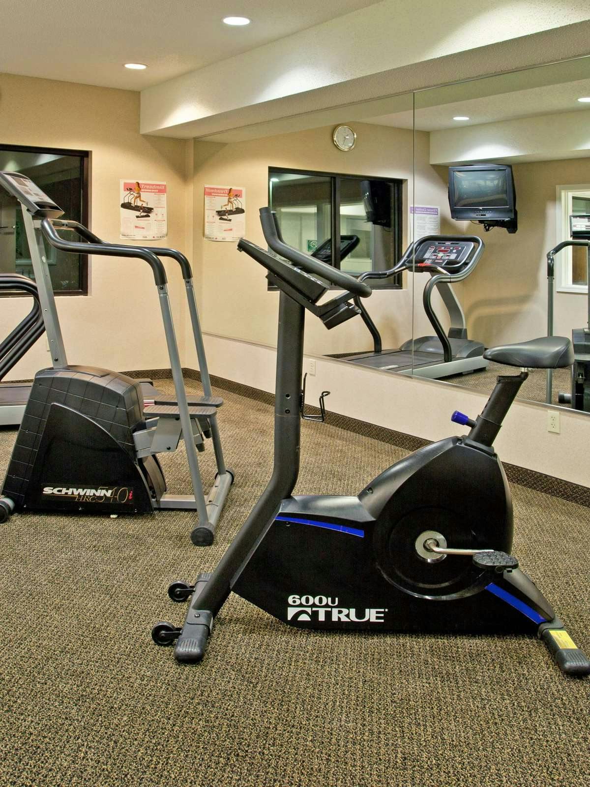 Hotel Holiday Inn Express Grove City photo 5