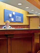 Hotel Holiday Inn Express Harmarville photo 3