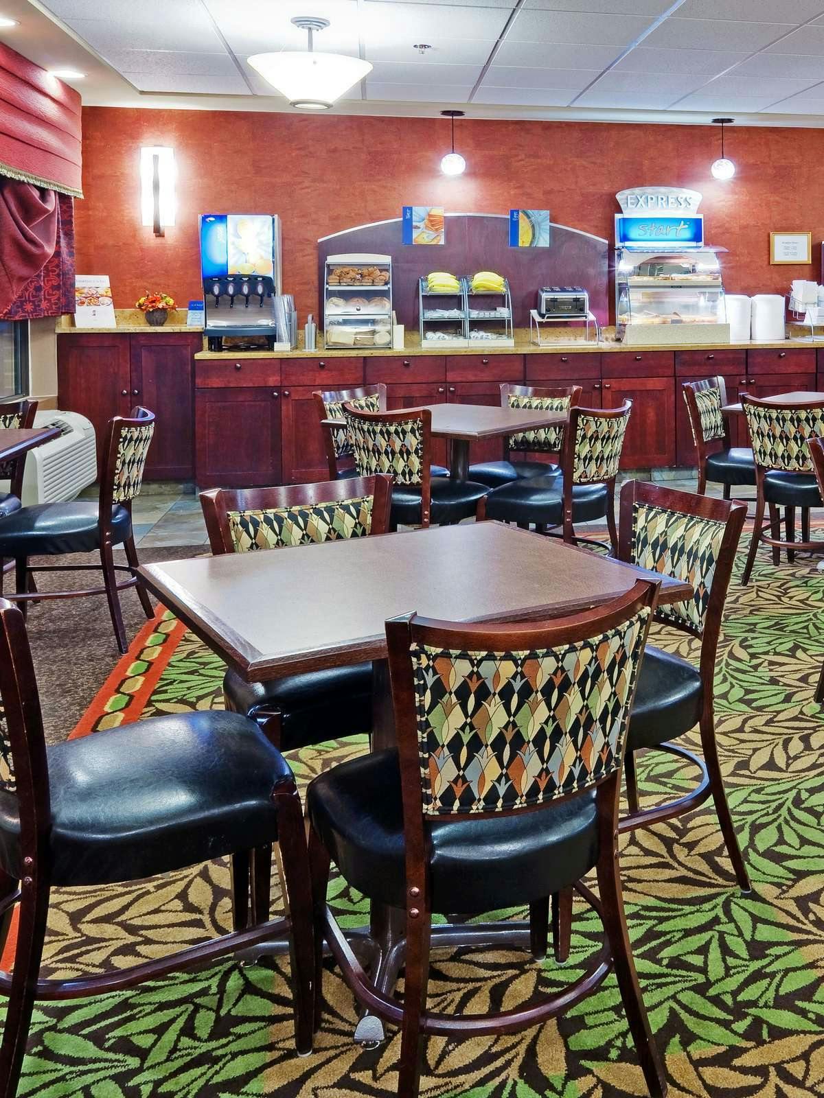 Hotel Holiday Inn Express Harrisburg East photo 5