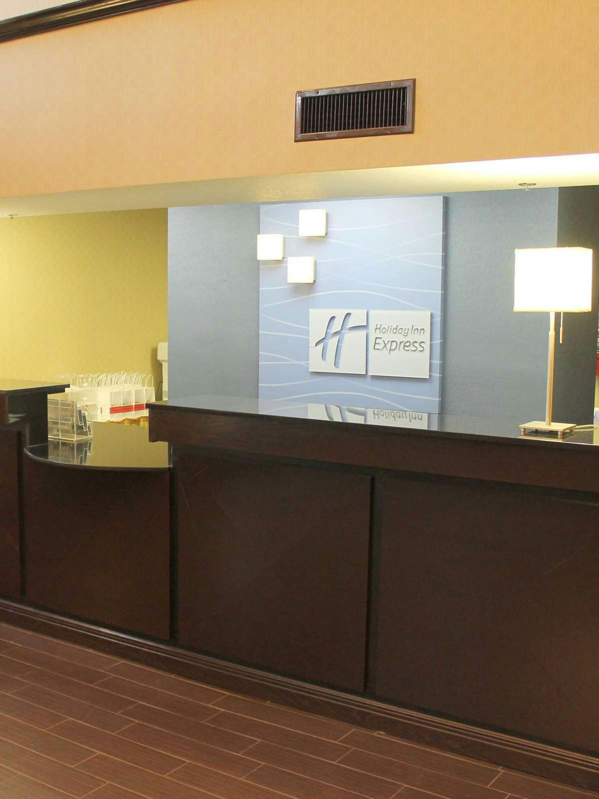 Hotel Holiday Inn Express Harlingen photo 5