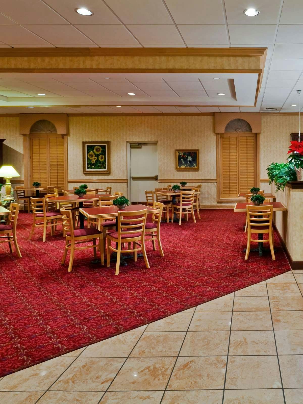 Hotel Holiday Inn Express Hendersonville photo 3