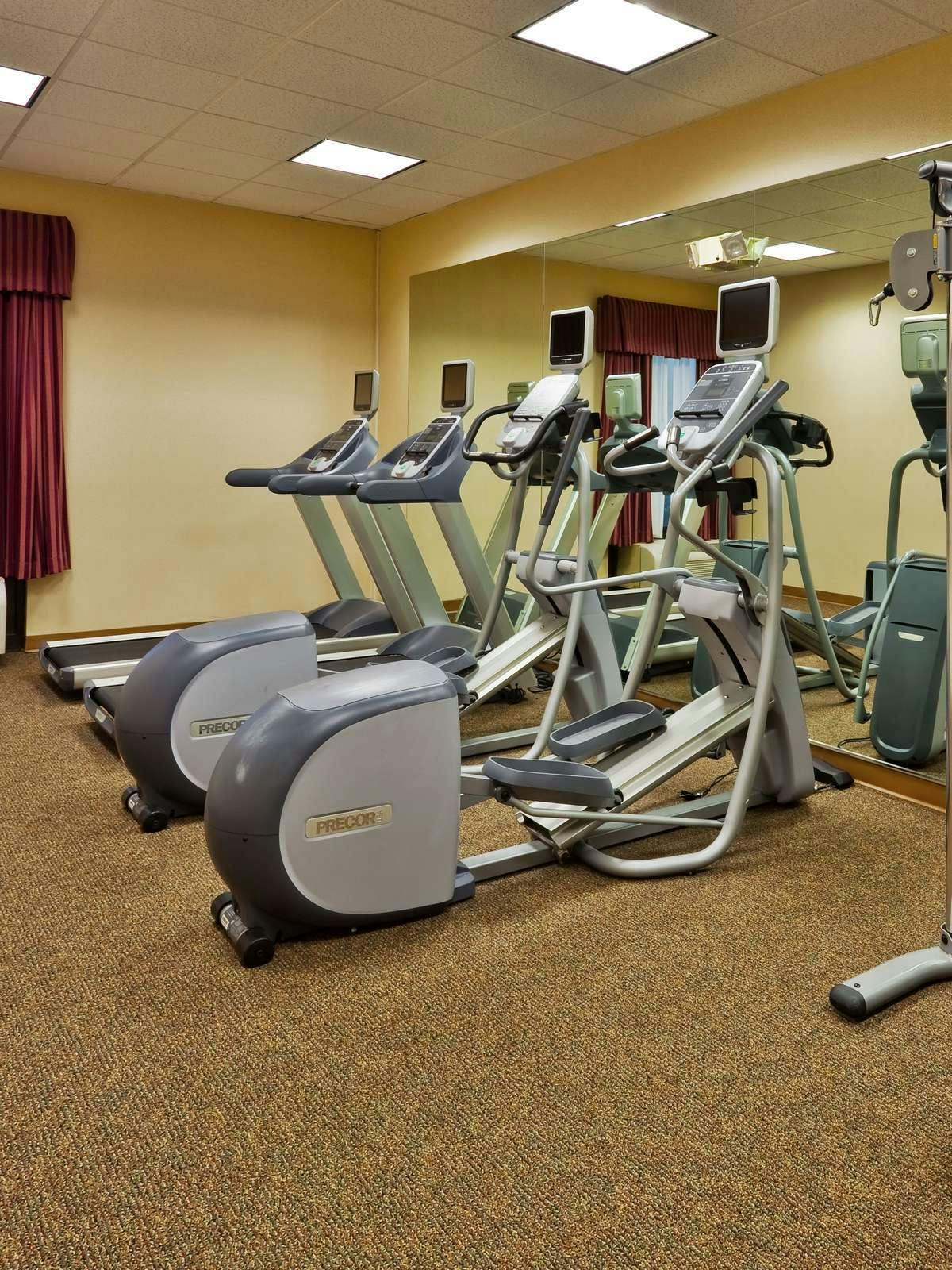 Hotel Holiday Inn Express Hendersonville photo 5