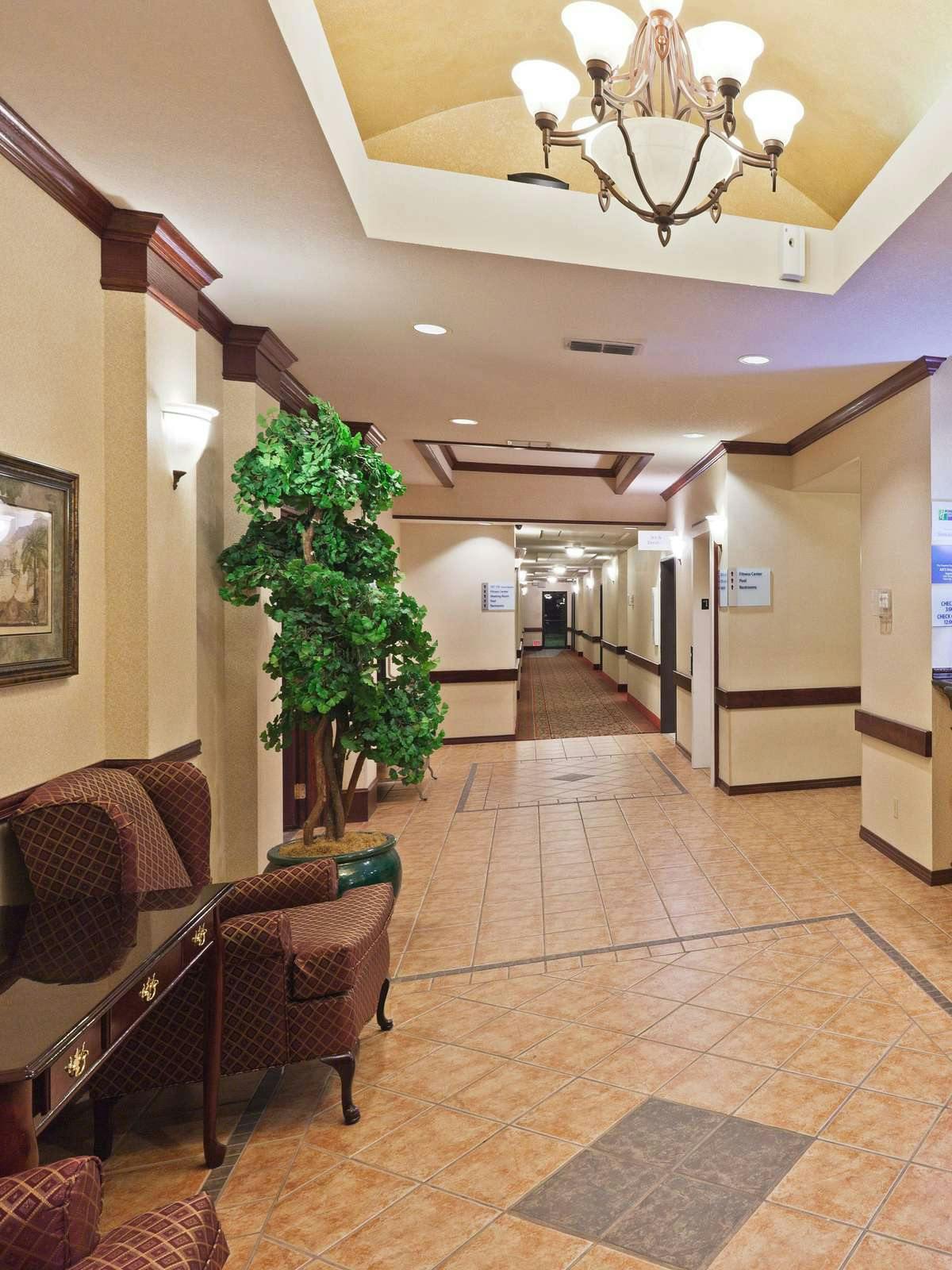 Hotel Holiday Inn Express Hotel & Suites Abilene photo 3