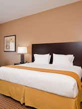 Hotel Holiday Inn Express Hotel & Suites Alvin photo 1