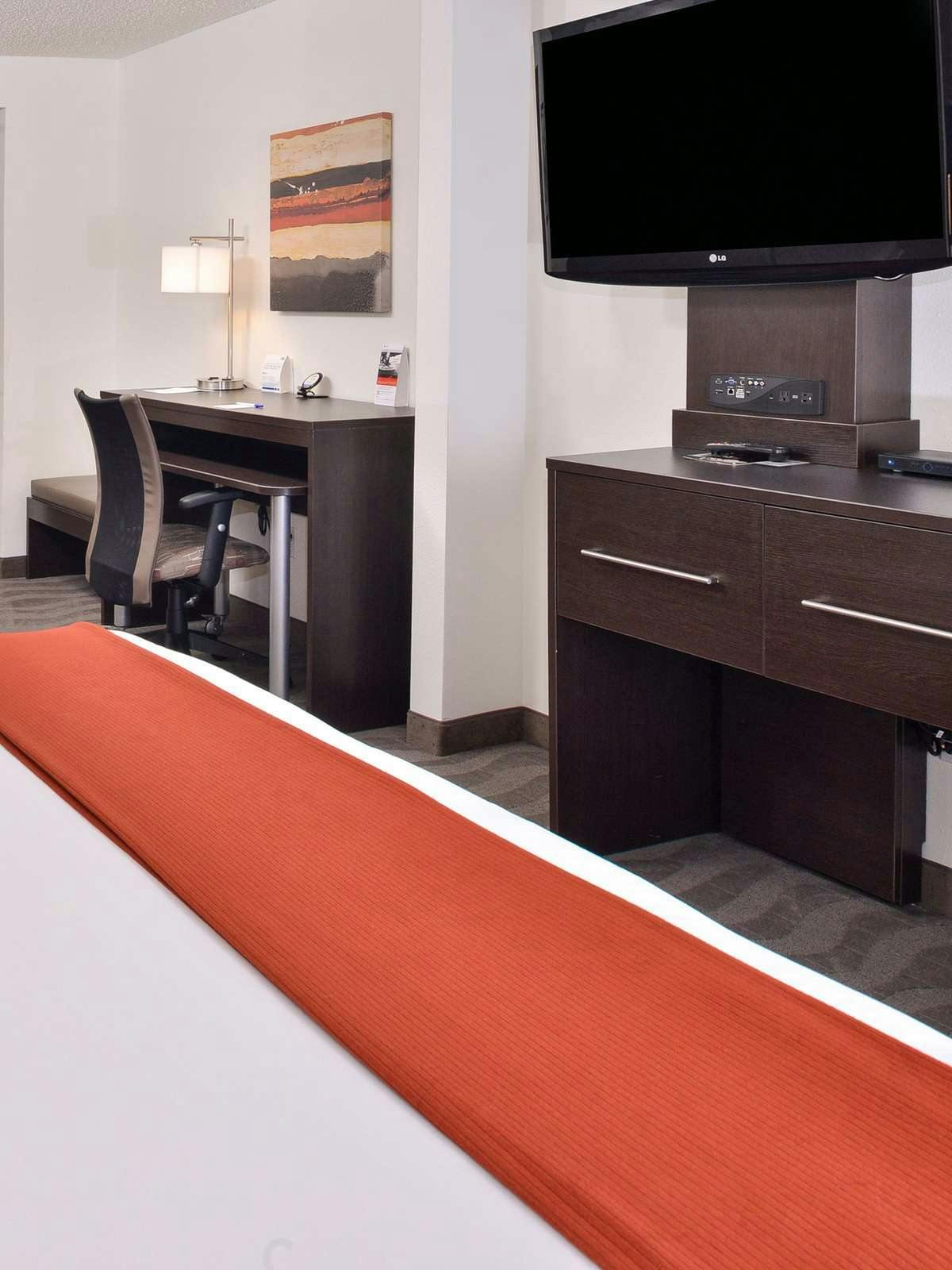 Hotel Holiday Inn Express Hillsboro photo 2