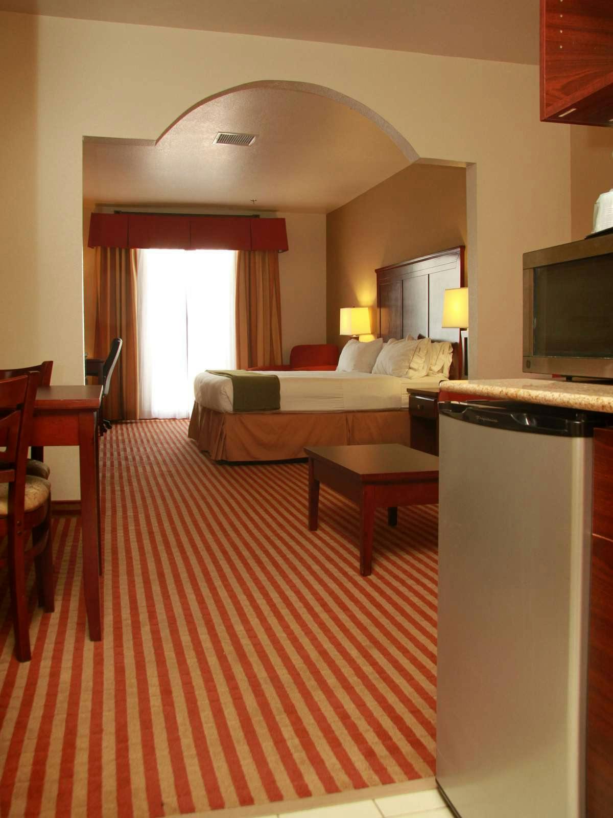 Hotel Holiday Inn Express Hotel & Suites Amarillo South photo 1