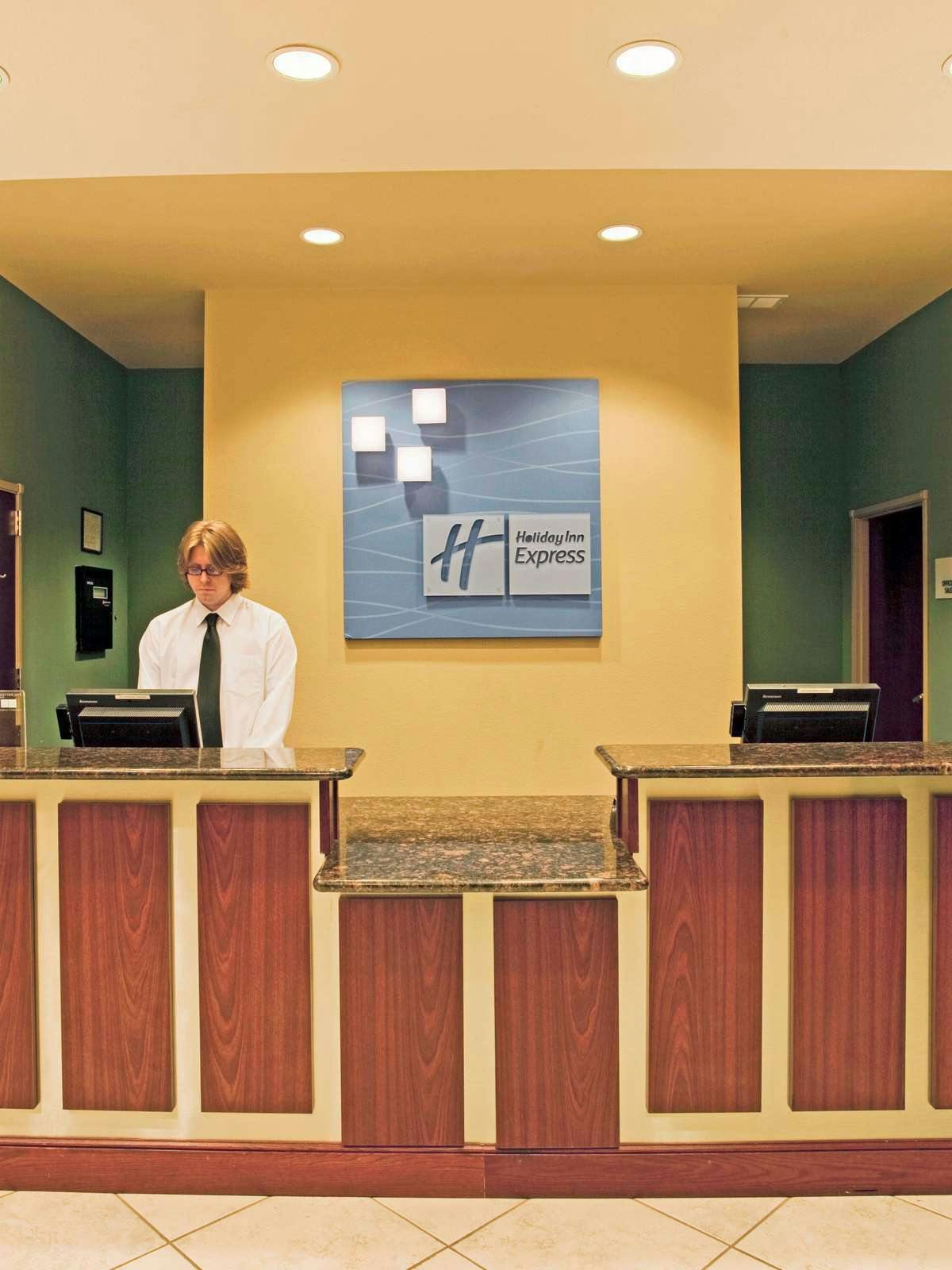 Hotel Holiday Inn Express Hotel & Suites Amarillo South photo 4