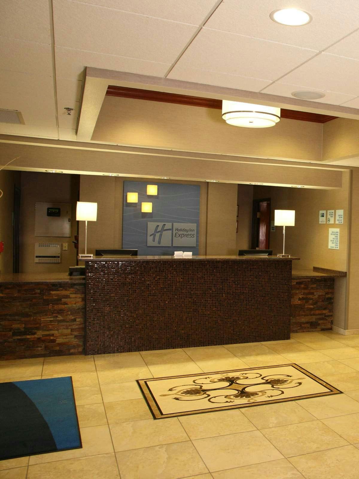 Hotel Holiday Inn Express Hotel & Suites Aberdeen photo 4