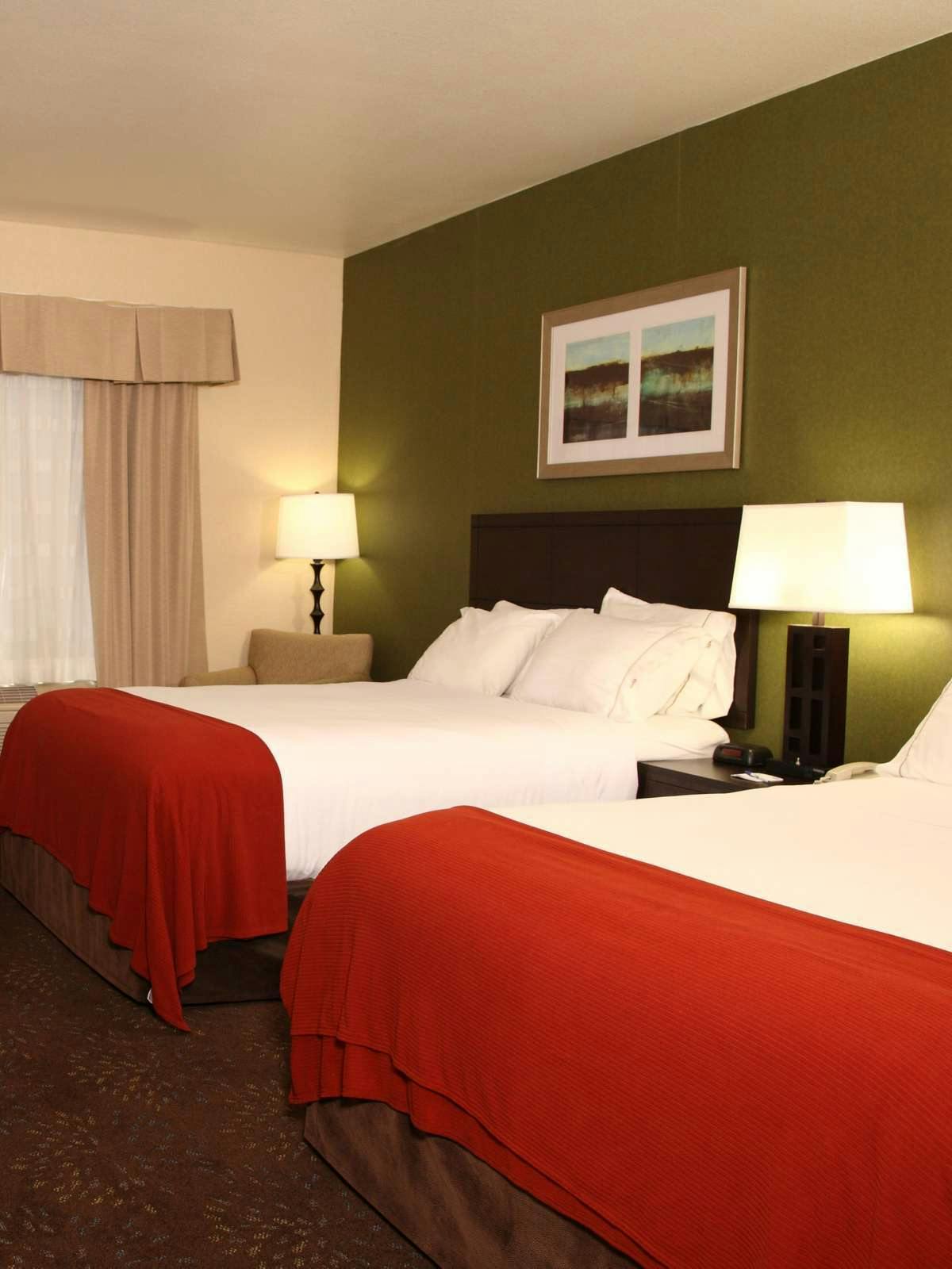 Hotel Holiday Inn Express Hotel & Suites Aberdeen photo 1