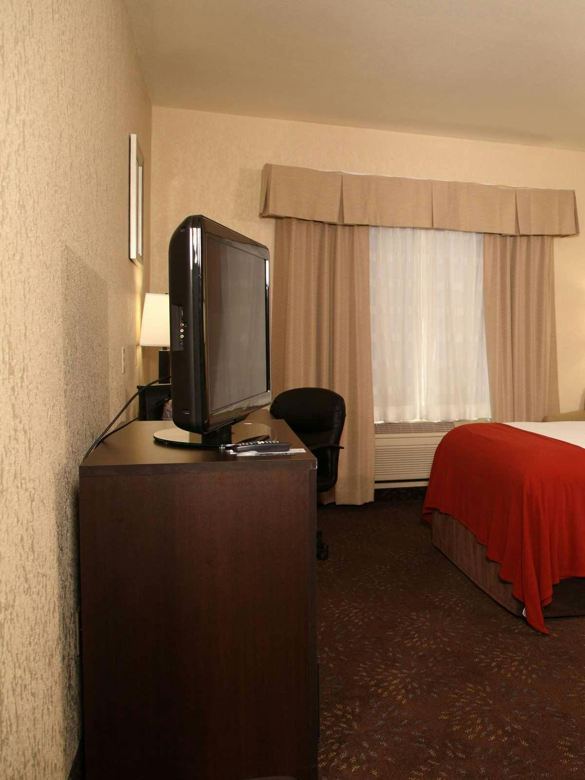 Hotel Holiday Inn Express Hotel & Suites Aberdeen photo 2