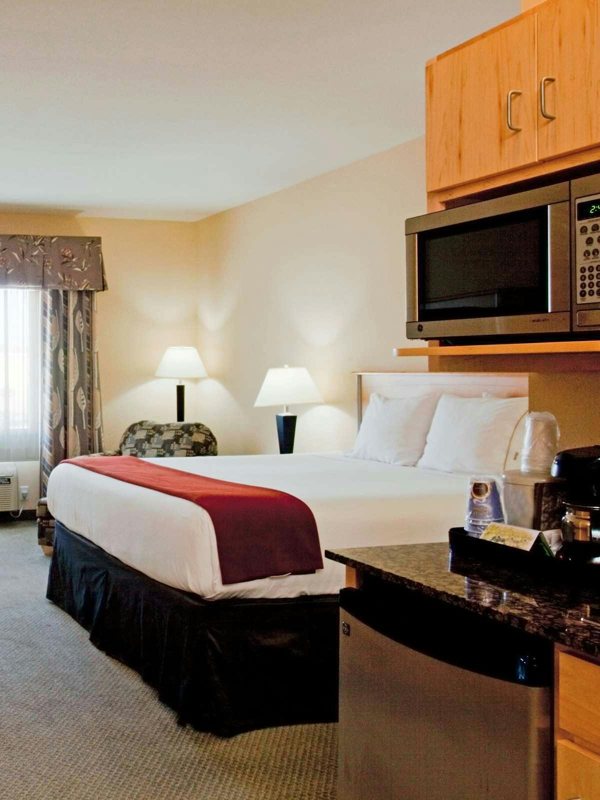 Hotel Holiday Inn Express Hotel & Suites Amarillo photo 1