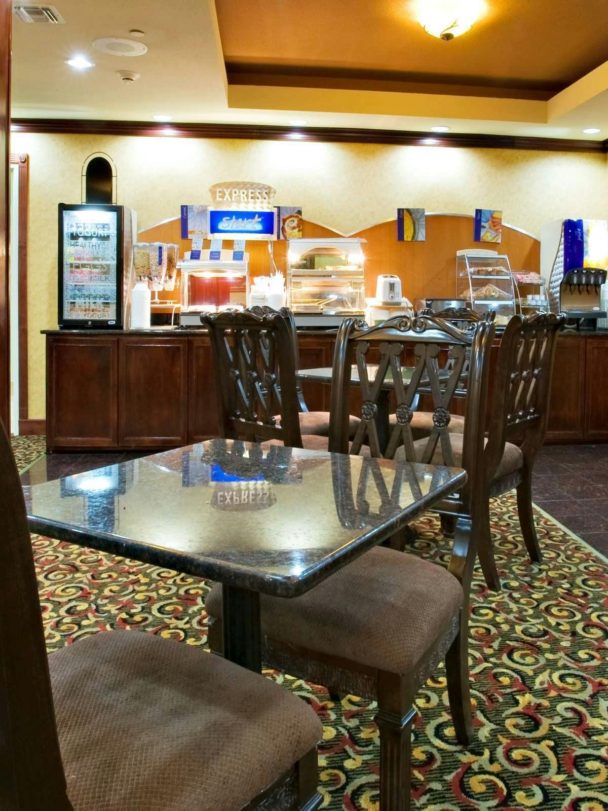 Hotel Holiday Inn Express Hotel & Suites Amarillo East photo 5