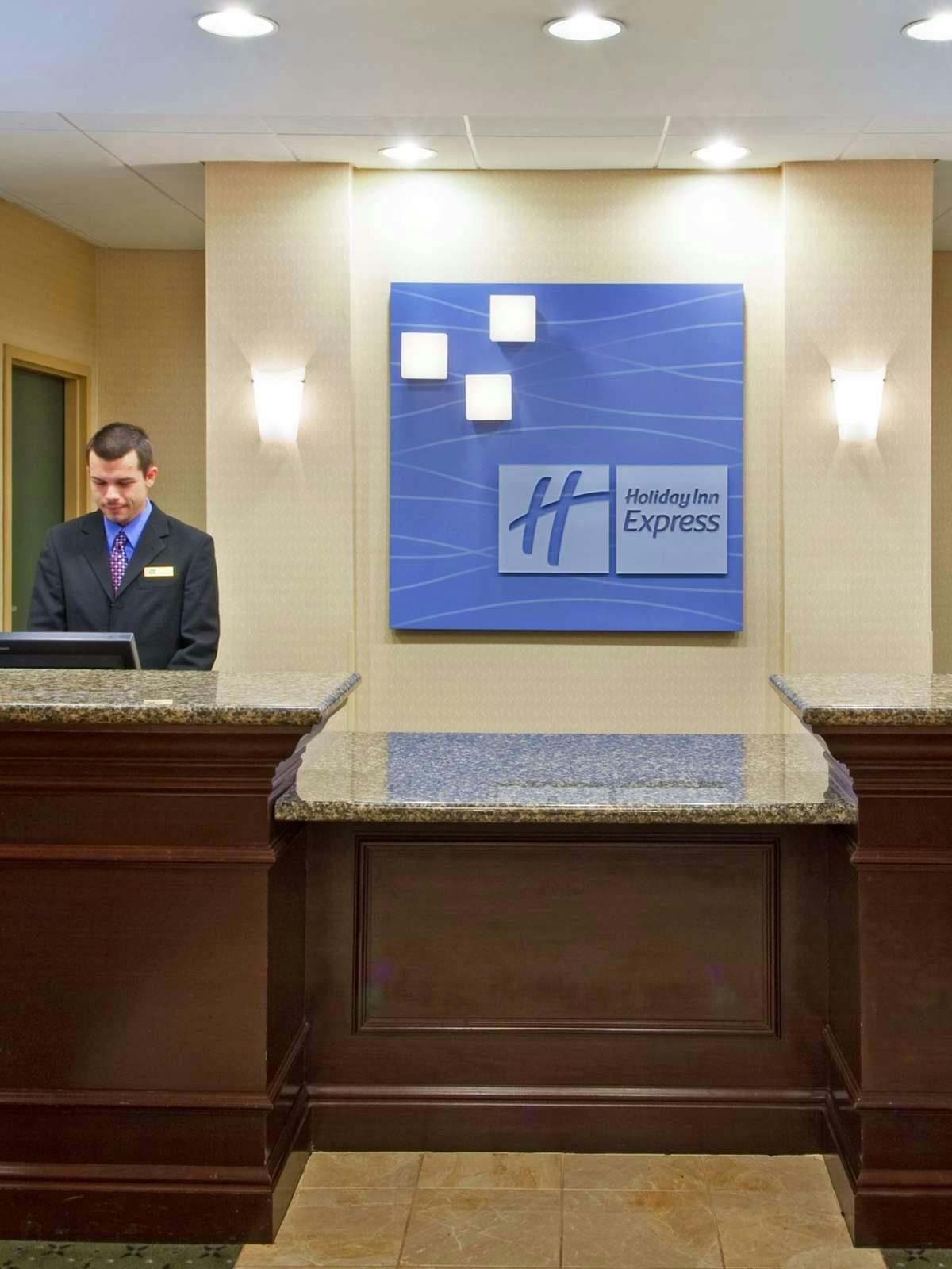 Hotel Holiday Inn Express Hotel & Suites Athens photo 4