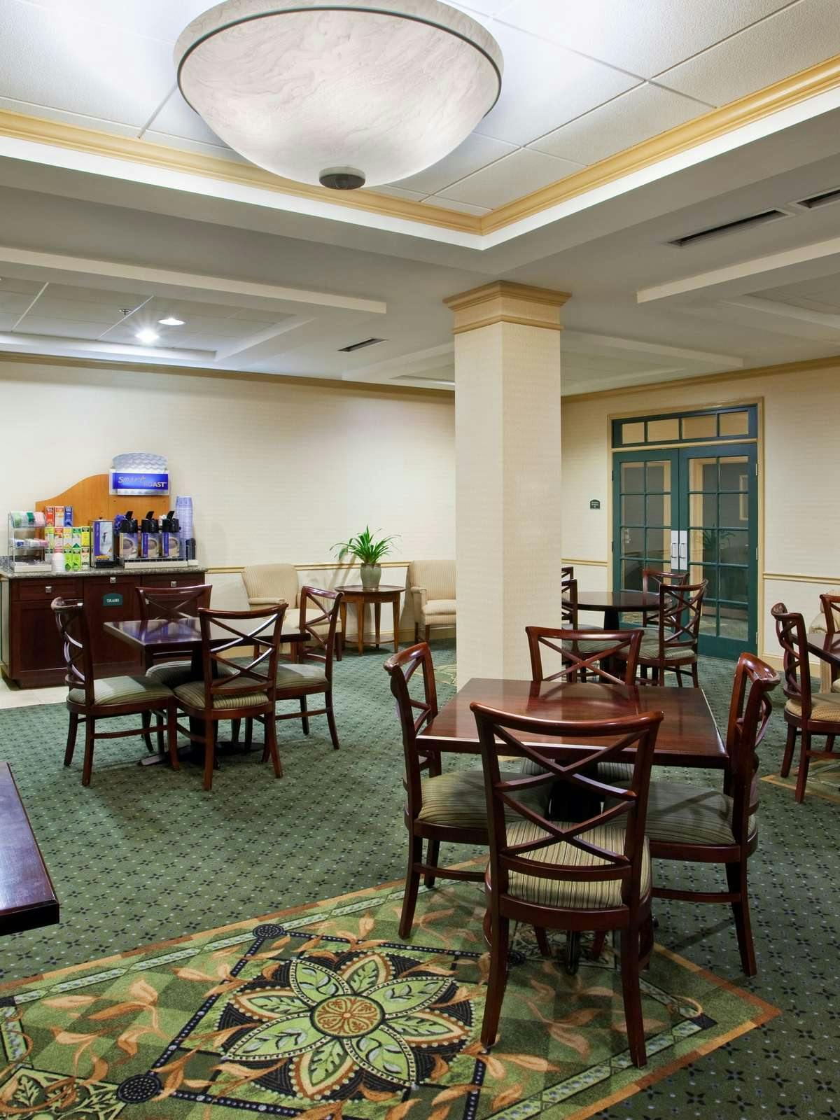 Hotel Holiday Inn Express Hotel & Suites Athens photo 5