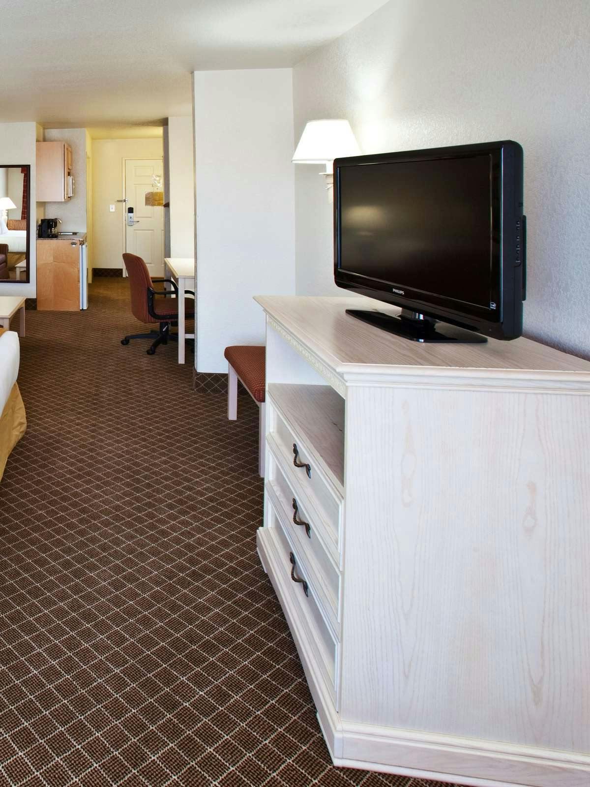 Hotel Holiday Inn Express Hotel & Suites Ames photo 2