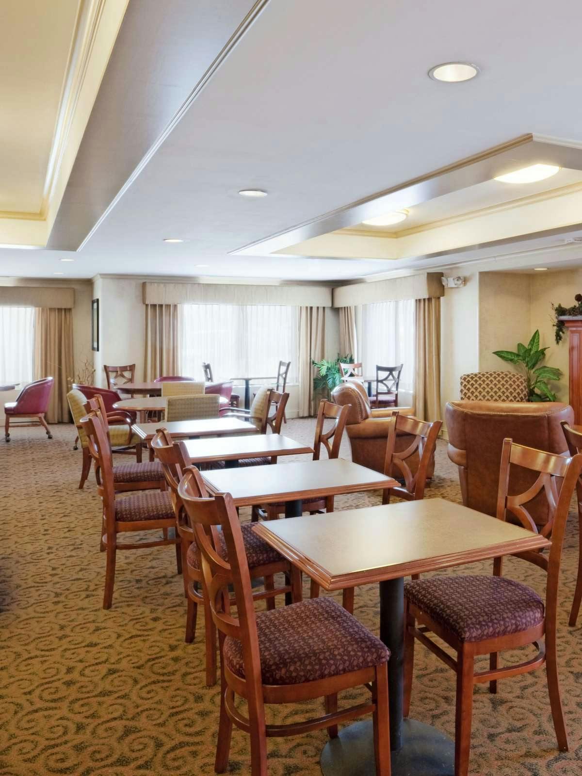 Hotel Holiday Inn Express Hotel & Suites Auburn photo 5