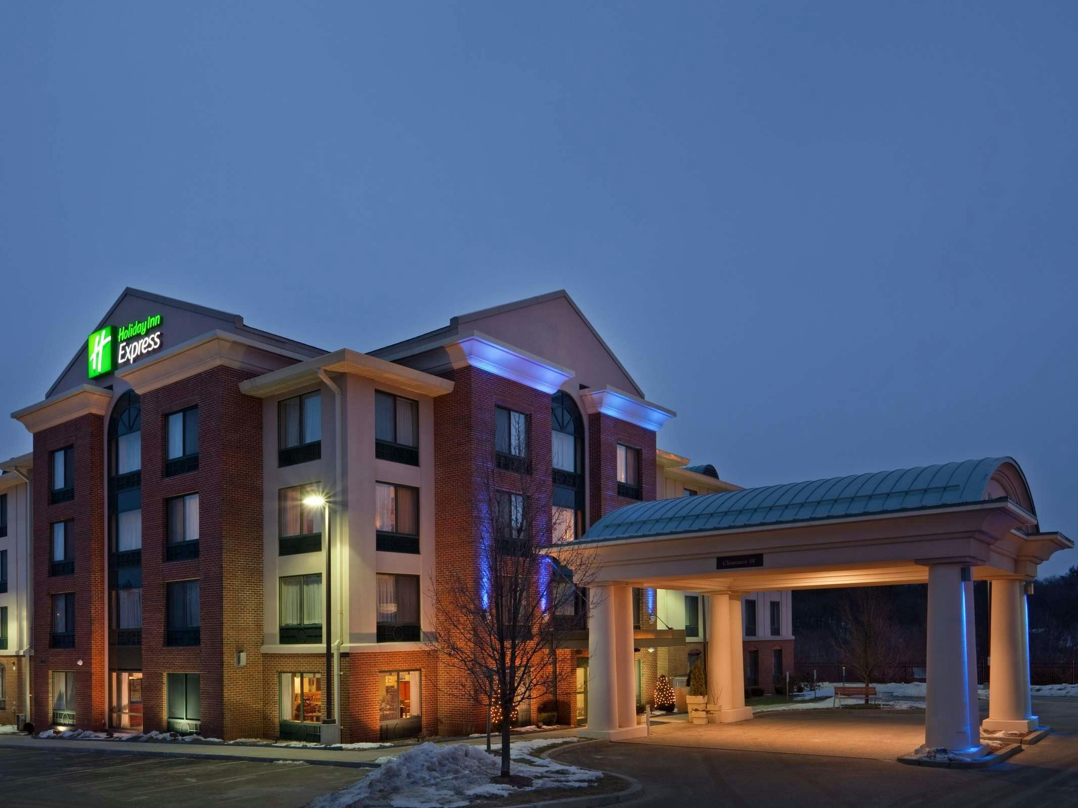 Holiday Inn Express Hotel & Suites Auburn