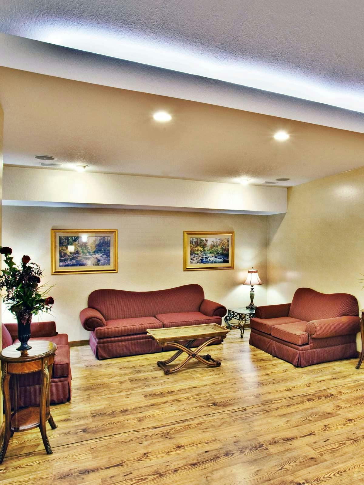 Hotel Holiday Inn Express Hotel & Suites Ames photo 3