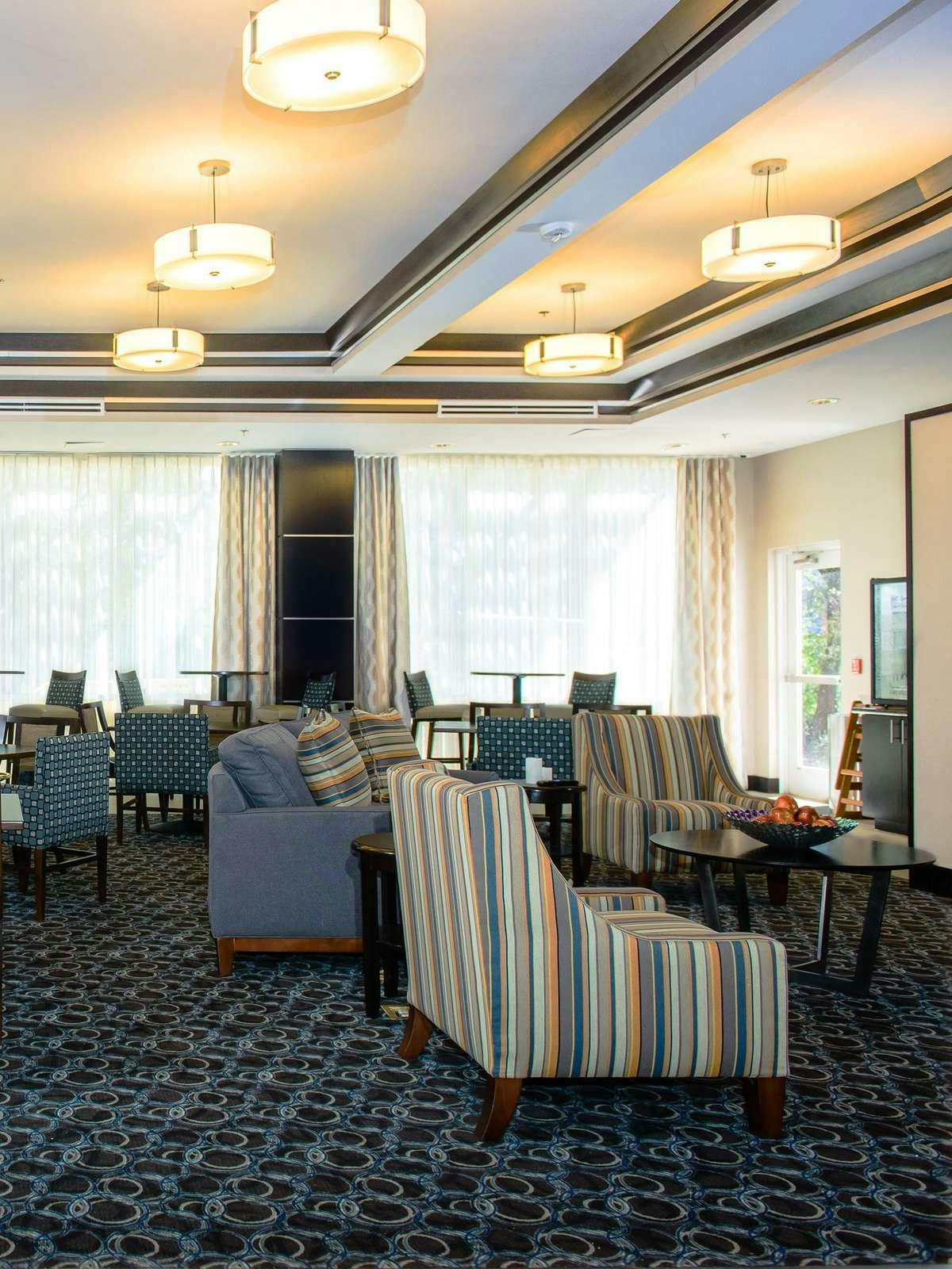 Hotel Holiday Inn Express Hotel & Suites Austin NW Arboretum photo 5