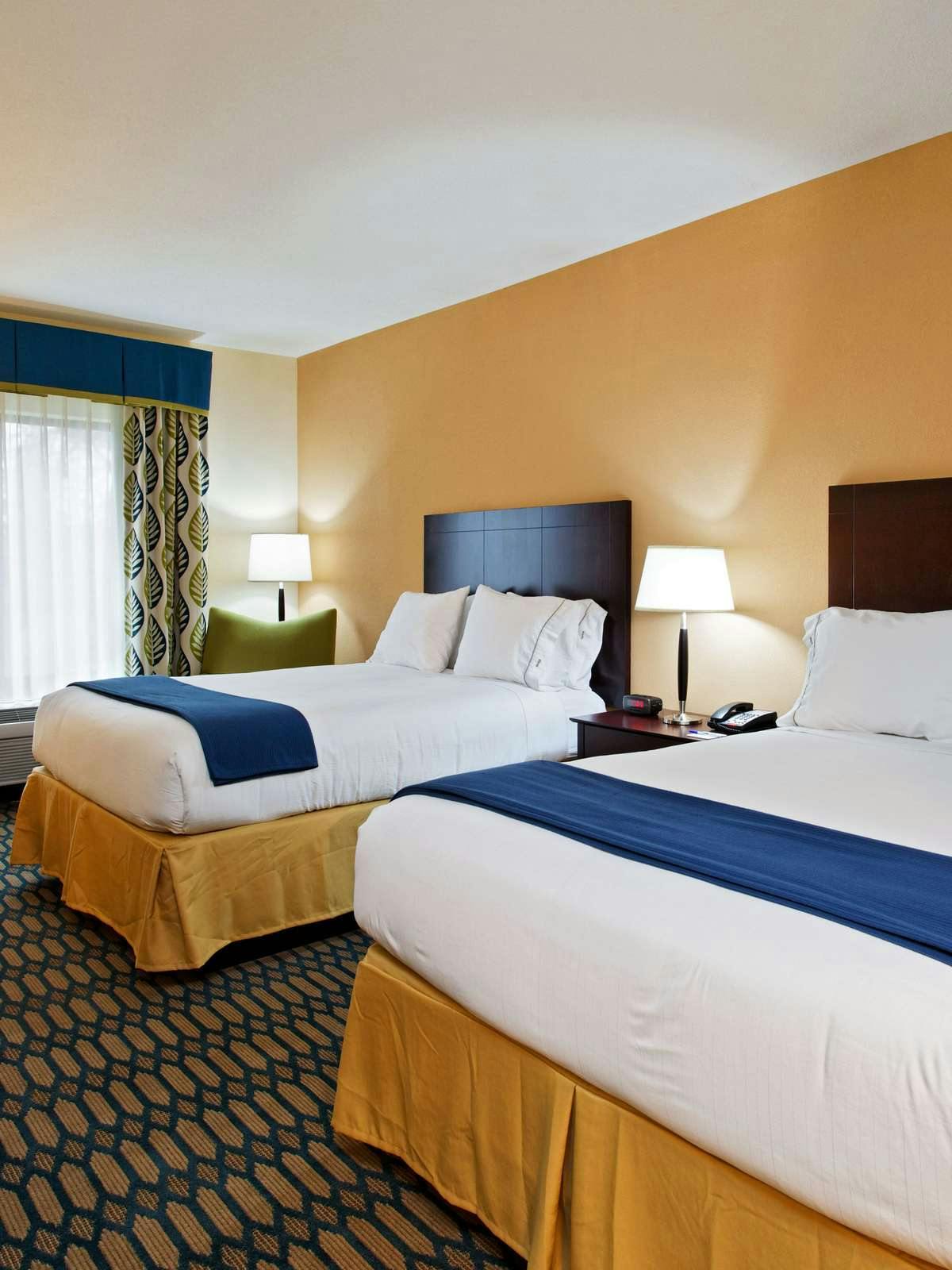 Hotel Holiday Inn Express Hotel & Suites Andalusia photo 1