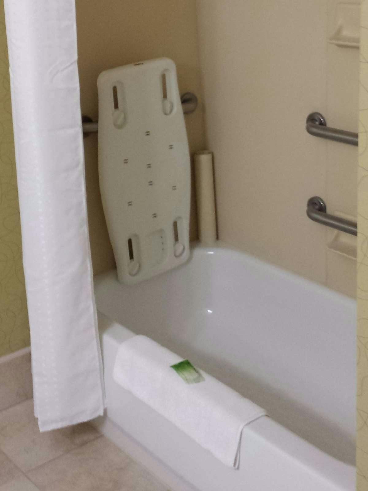 Hotel Holiday Inn Express Hotel & Suites Anderson photo 2