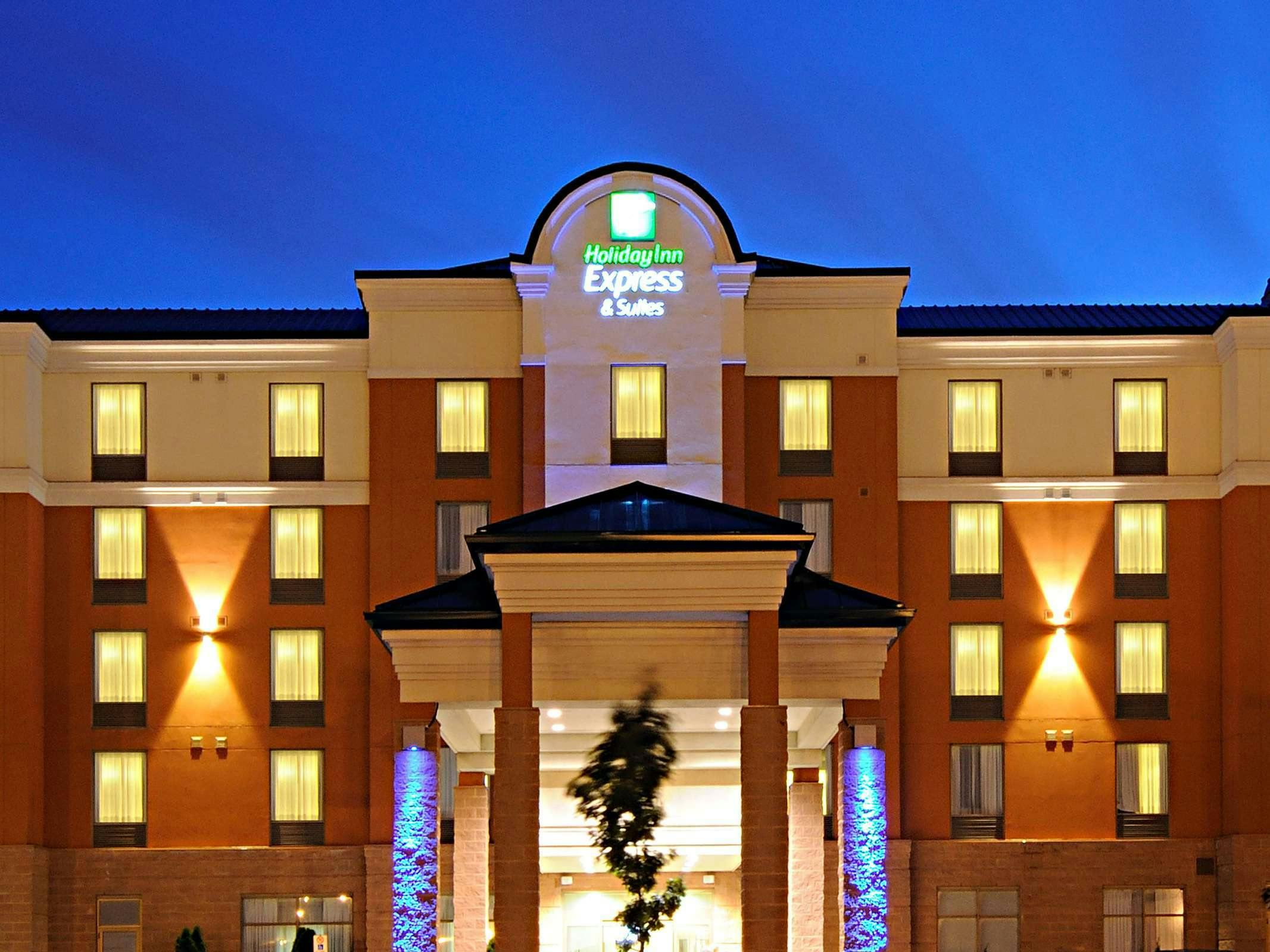 Holiday Inn Express Hotel & Suites Brampton