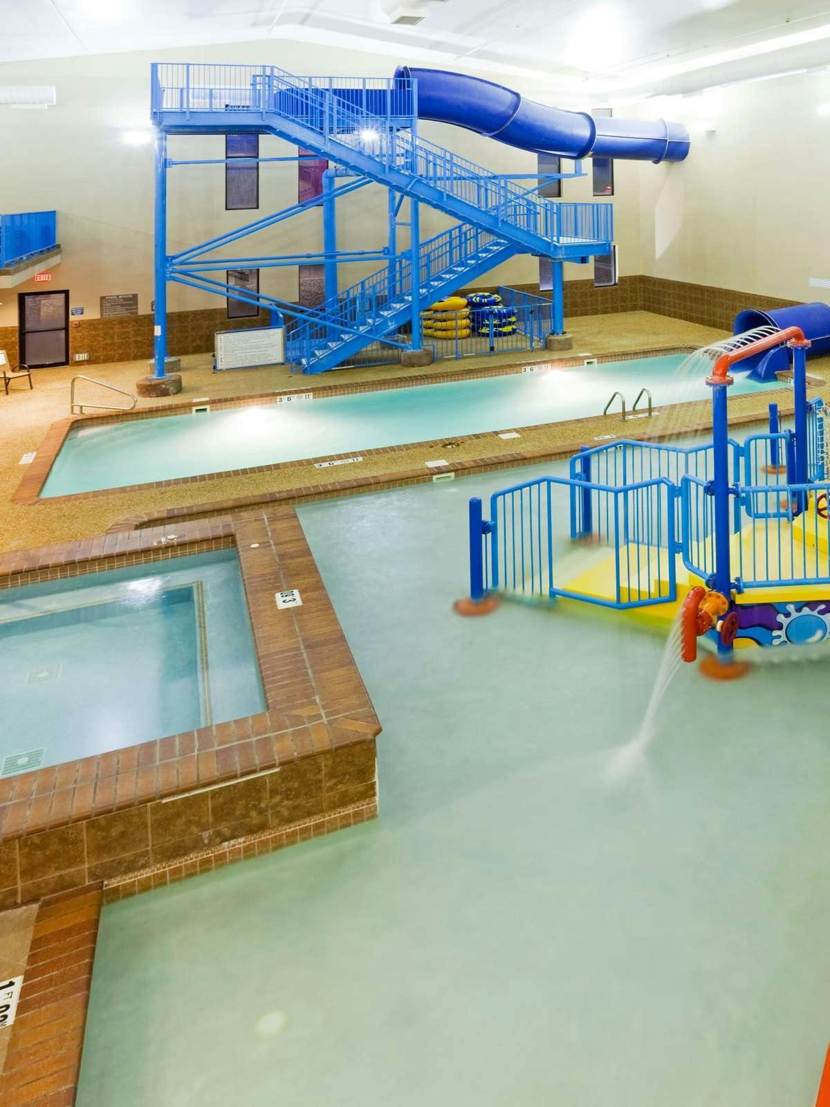 Hotel Holiday Inn Express Hotel & Suites Brandon photo 5