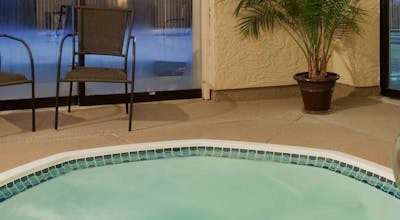 Holiday Inn Express Hotel & Suites Branson 76 Central