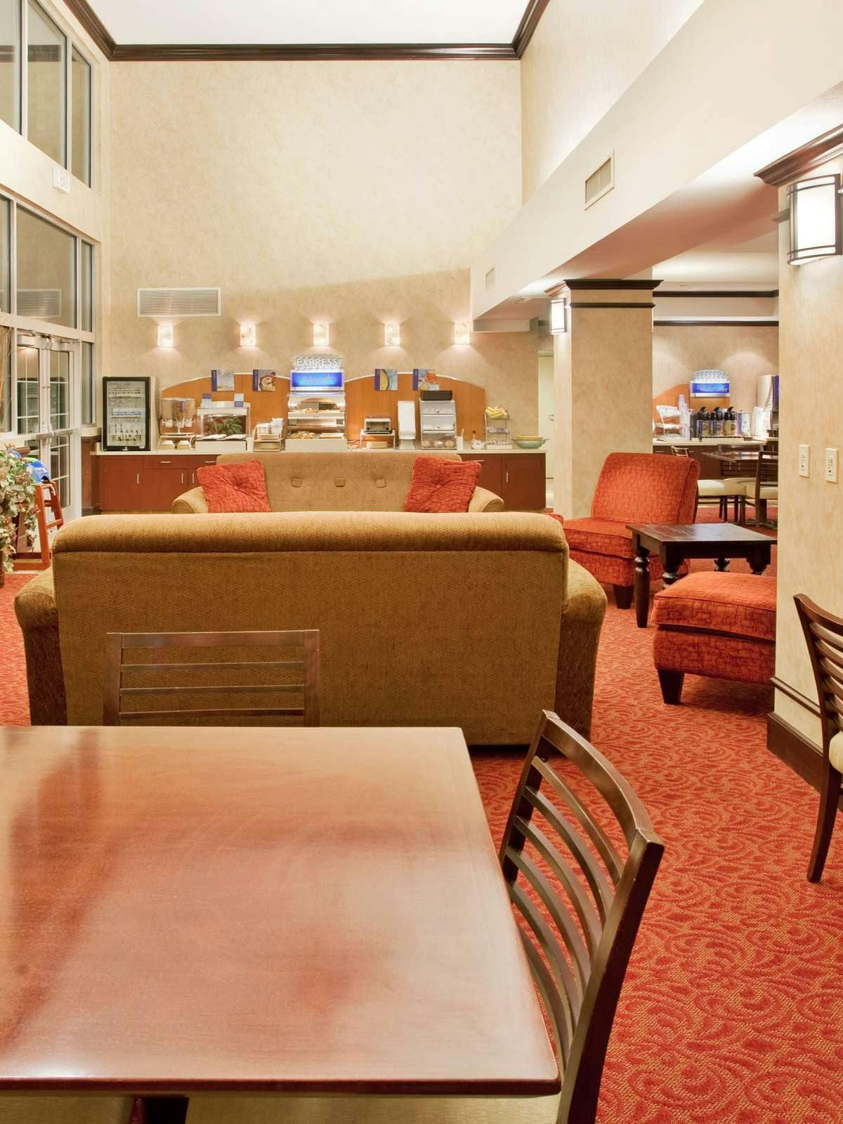 Hotel Holiday Inn Express Hotel & Suites Andover photo 5