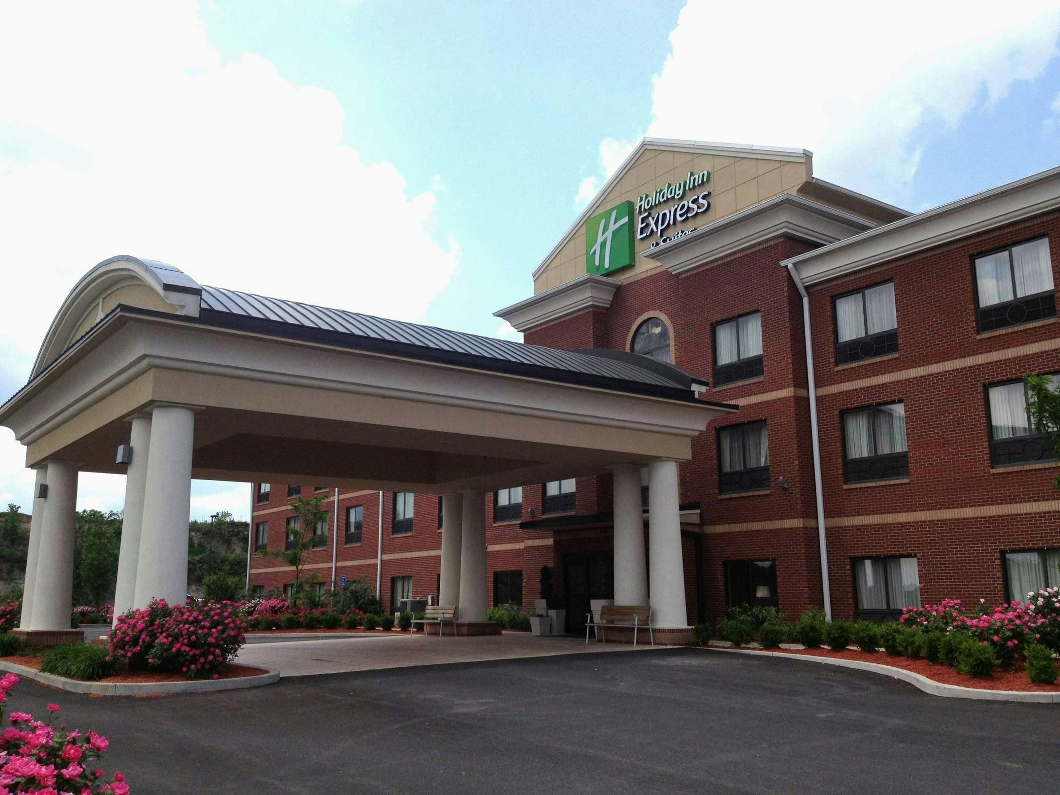Holiday Inn Express Hotel & Suites Bridgeport