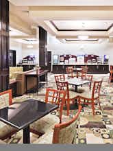 Hotel Holiday Inn Express Hotel & Suites Brownfield photo 5