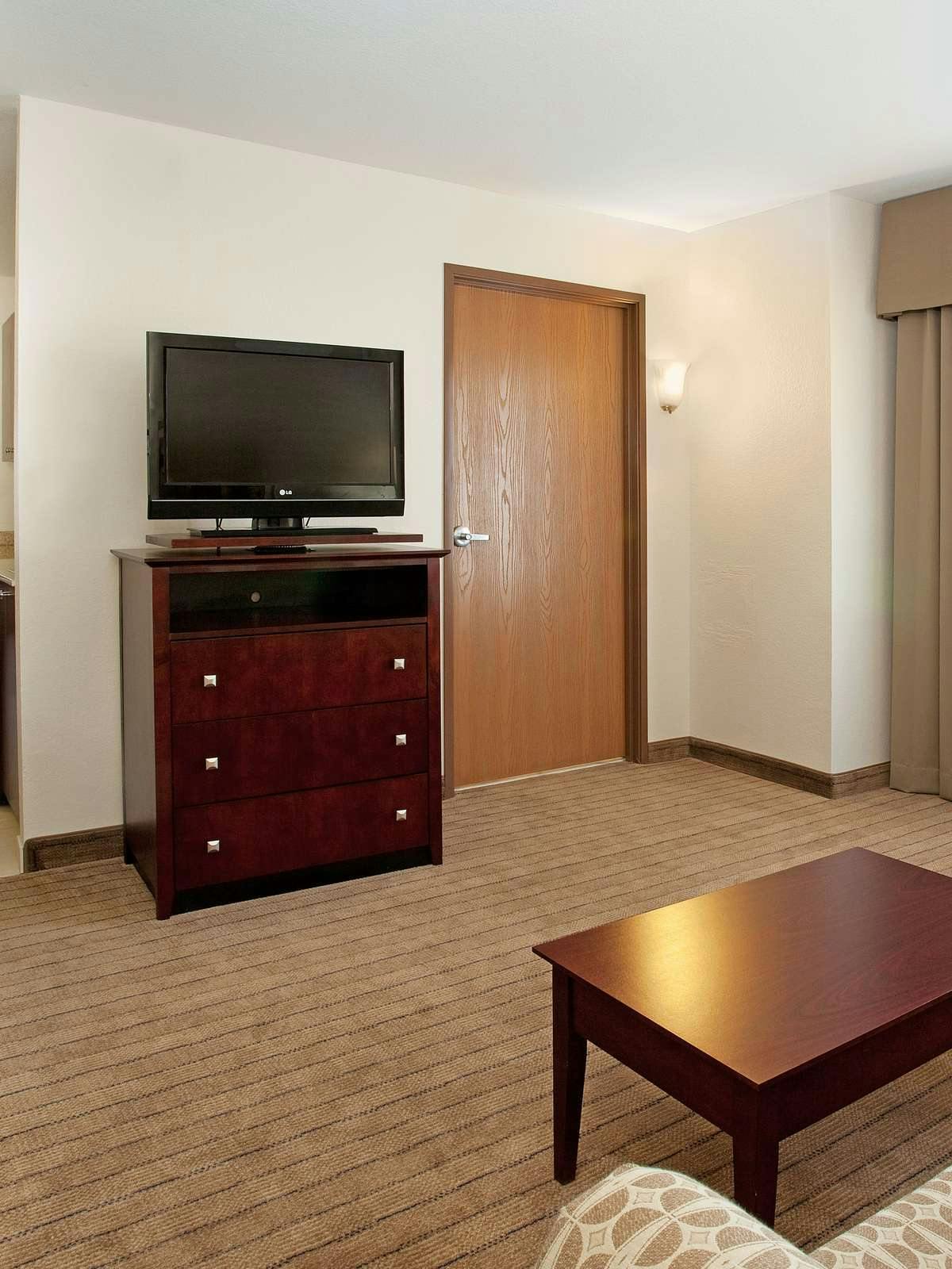 Hotel Holiday Inn Express Hotel & Suites Buffalo photo 2