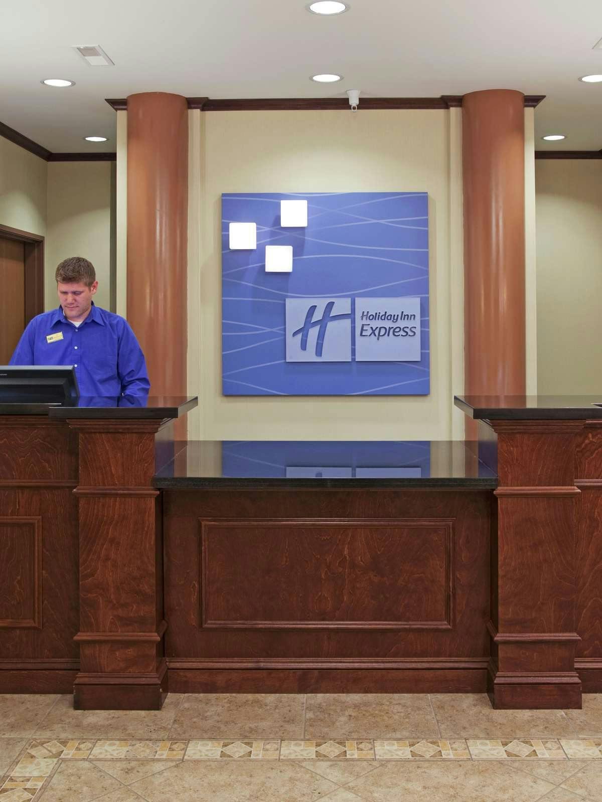 Hotel Holiday Inn Express Hotel & Suites Buffalo photo 4